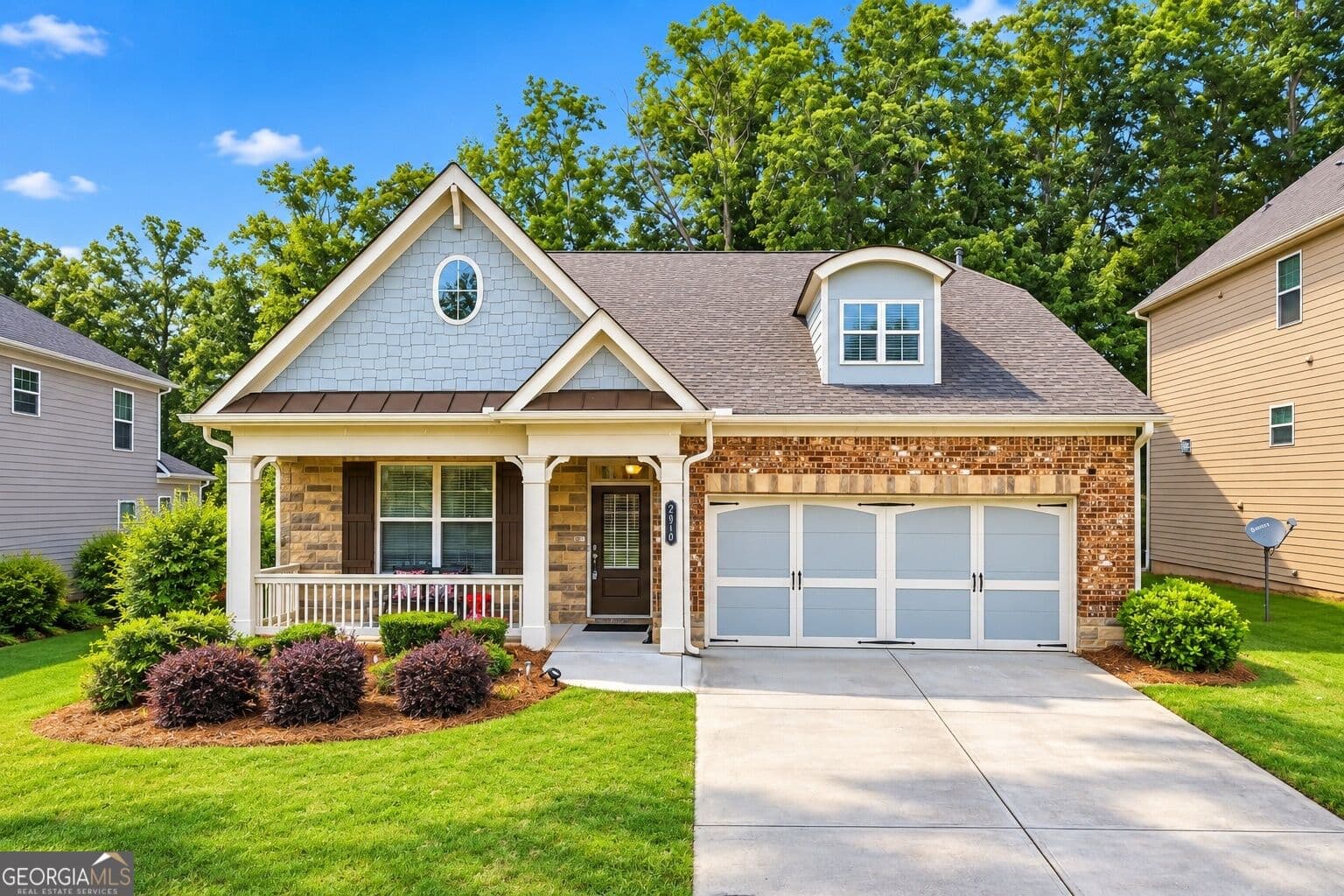 4 bedroom, 3 bathroom, 2,800 sq ft single family residence for sale at 2910 Prestwood Drive, Cumming, GA 30040 — photo 2