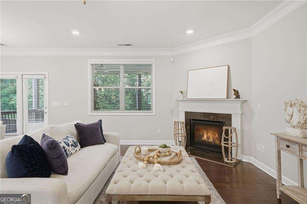 4 bedroom, 3 bathroom, 2,800 sq ft single family residence for sale at 2910 Prestwood Drive, Cumming, GA 30040 — photo 6