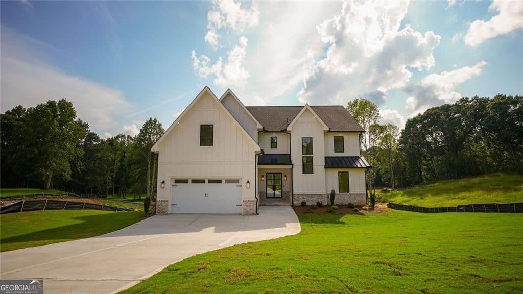5 bedroom, 4.5 bathroom, 5,444 sq ft single family residence for sale at 6214 Blackjack Road, Flowery Branch, GA 30542 — photo 2
