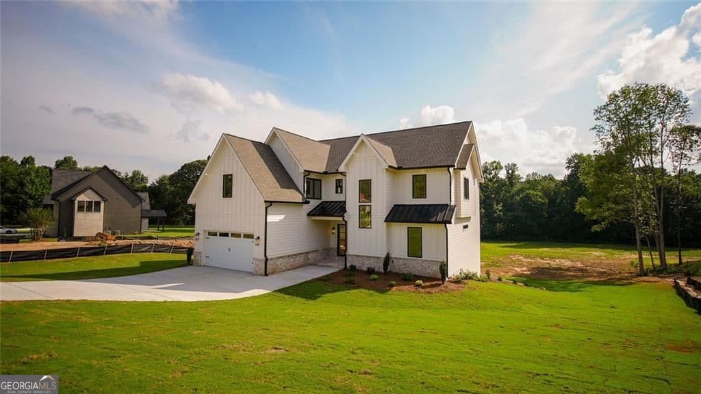 5 bedroom, 4.5 bathroom, 5,444 sq ft single family residence for sale at 6214 Blackjack Road, Flowery Branch, GA 30542 — photo 3