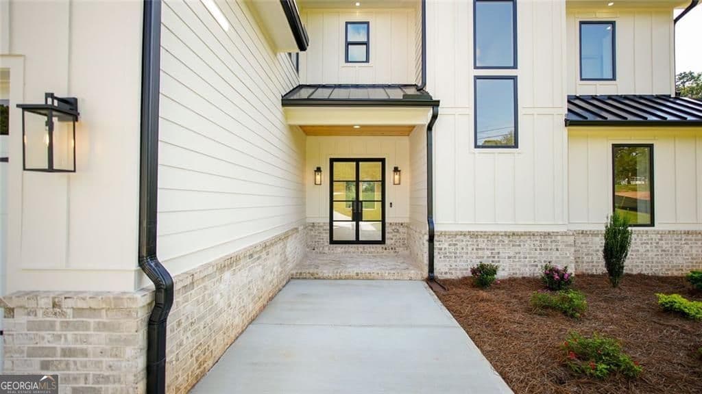 5 bedroom, 4.5 bathroom, 5,444 sq ft single family residence for sale at 6214 Blackjack Road, Flowery Branch, GA 30542 — photo 4