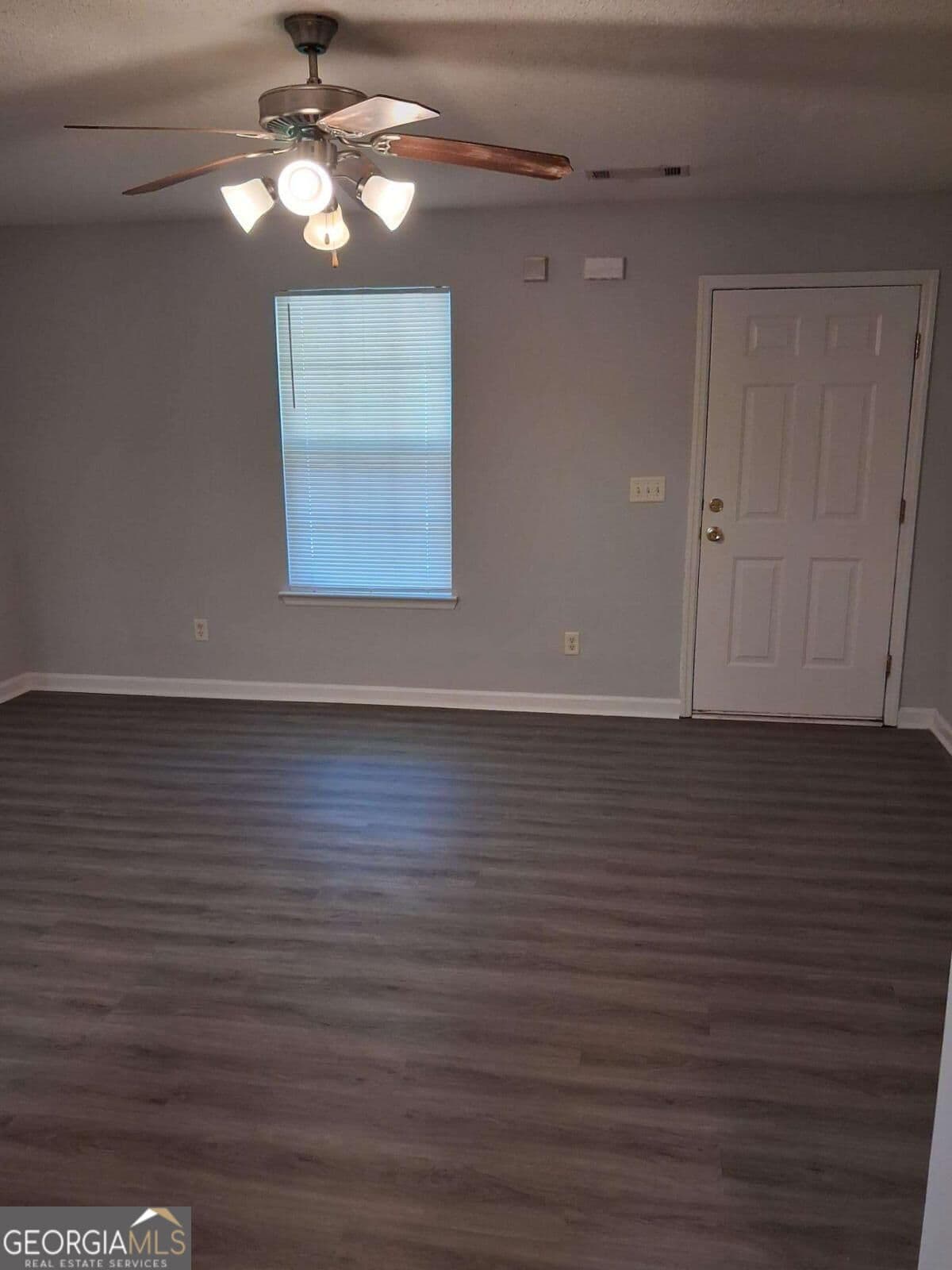 4 bedroom, 2 bathroom, 1,600 sq ft single family residence for rent at 134 SE Revere turn Trail, Fairburn, GA 30213 for $2,200 a month — photo 2