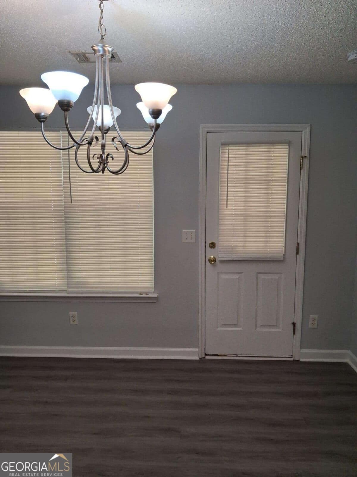 4 bedroom, 2 bathroom, 1,600 sq ft single family residence for rent at 134 SE Revere turn Trail, Fairburn, GA 30213 for $2,200 a month — photo 9