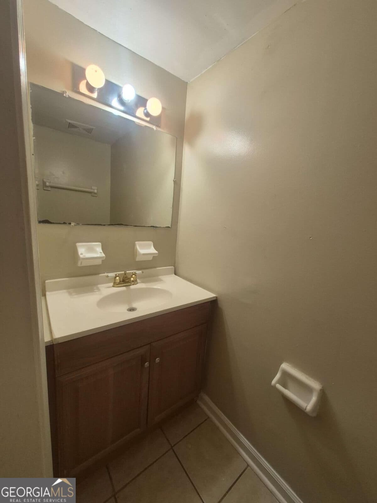 2 bedroom, 1.5 bathroom, 1,152 sq ft townhouse under contract at 707 Elaine Street, Hinesville, GA 31313 — photo 10