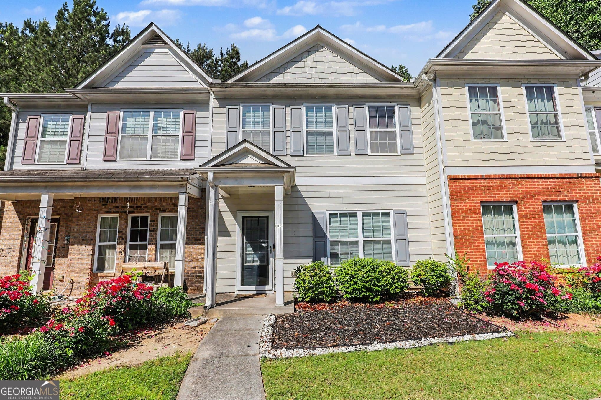 3 bedroom, 2.5 bathroom, 1,486 sq ft townhouse sold at 6211 Shoals Loop, Union City, GA 30291