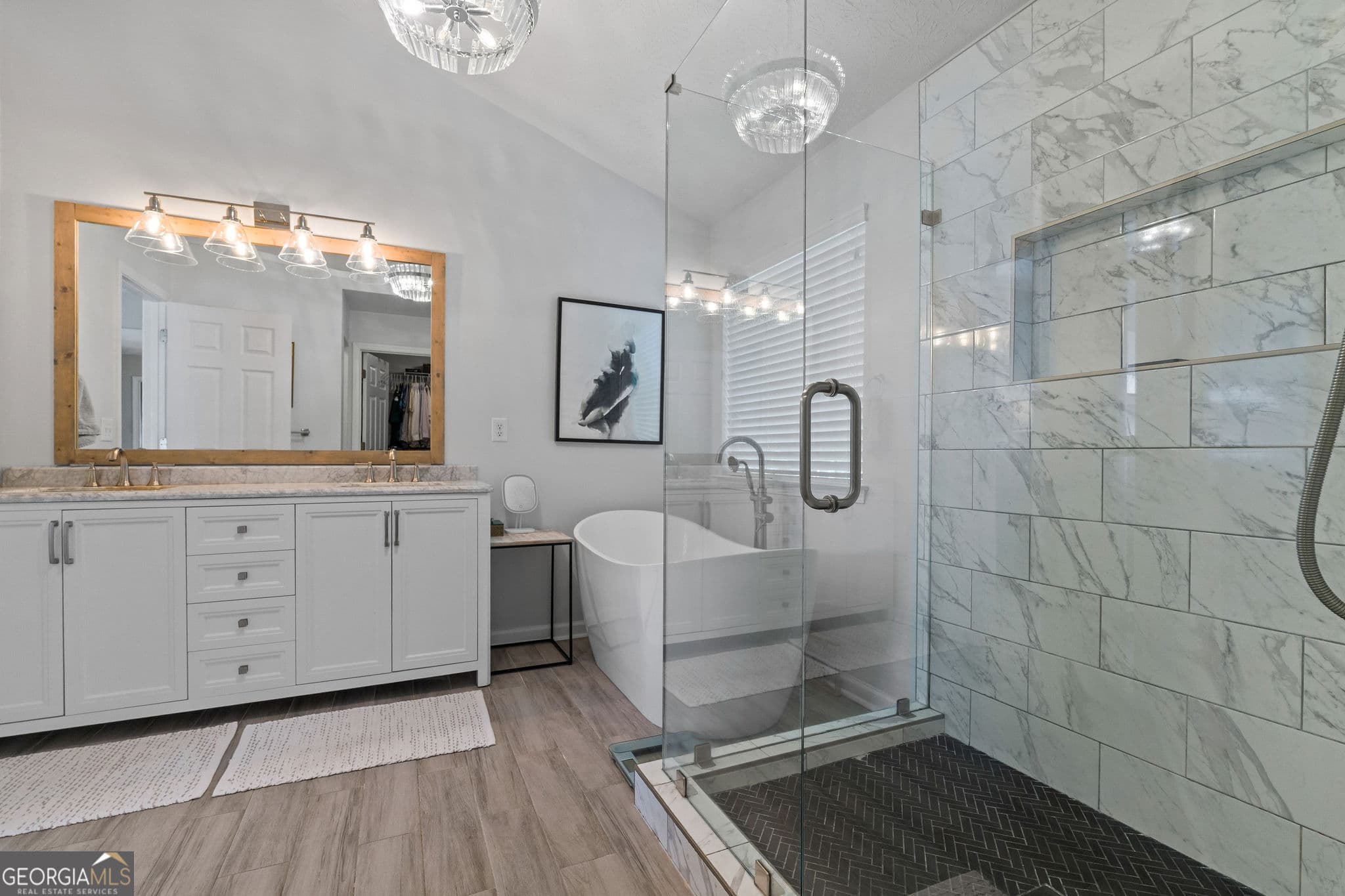 4 bedroom, 2.5 bathroom, 2,468 sq ft single family residence for sale at 1833 Chasewood Park Drive, Marietta, GA 30066 — photo 4