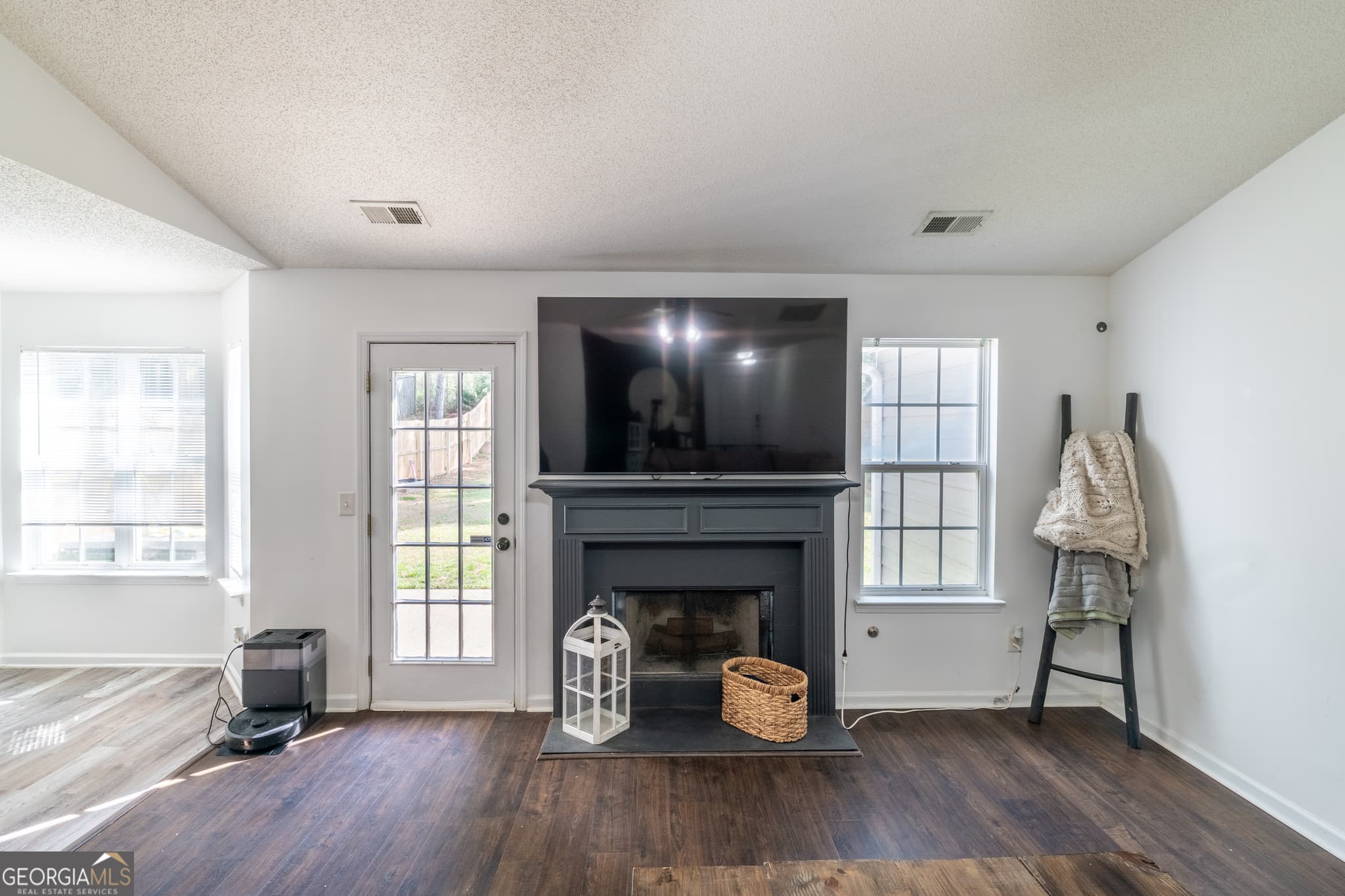 3 bedroom, 2 bathroom, 1,488 sq ft single family residence for sale at 272 Augusta Woods Drive, Villa Rica, GA 30180 — photo 8