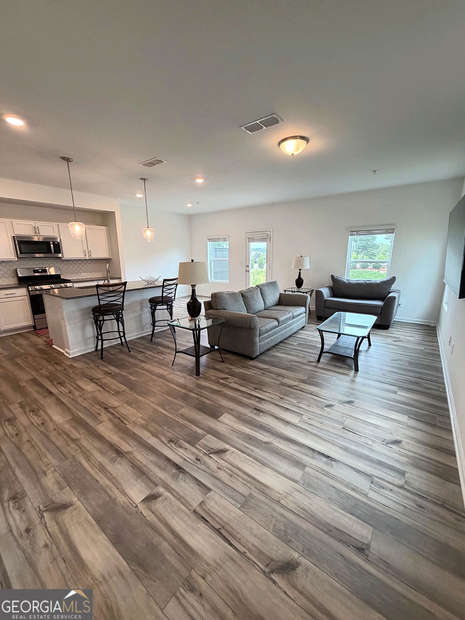 3 bedroom, 2.5 bathroom, 1,801 sq ft townhouse for sale at 5130 Arista Drive, Douglasville, GA 30135 — photo 3