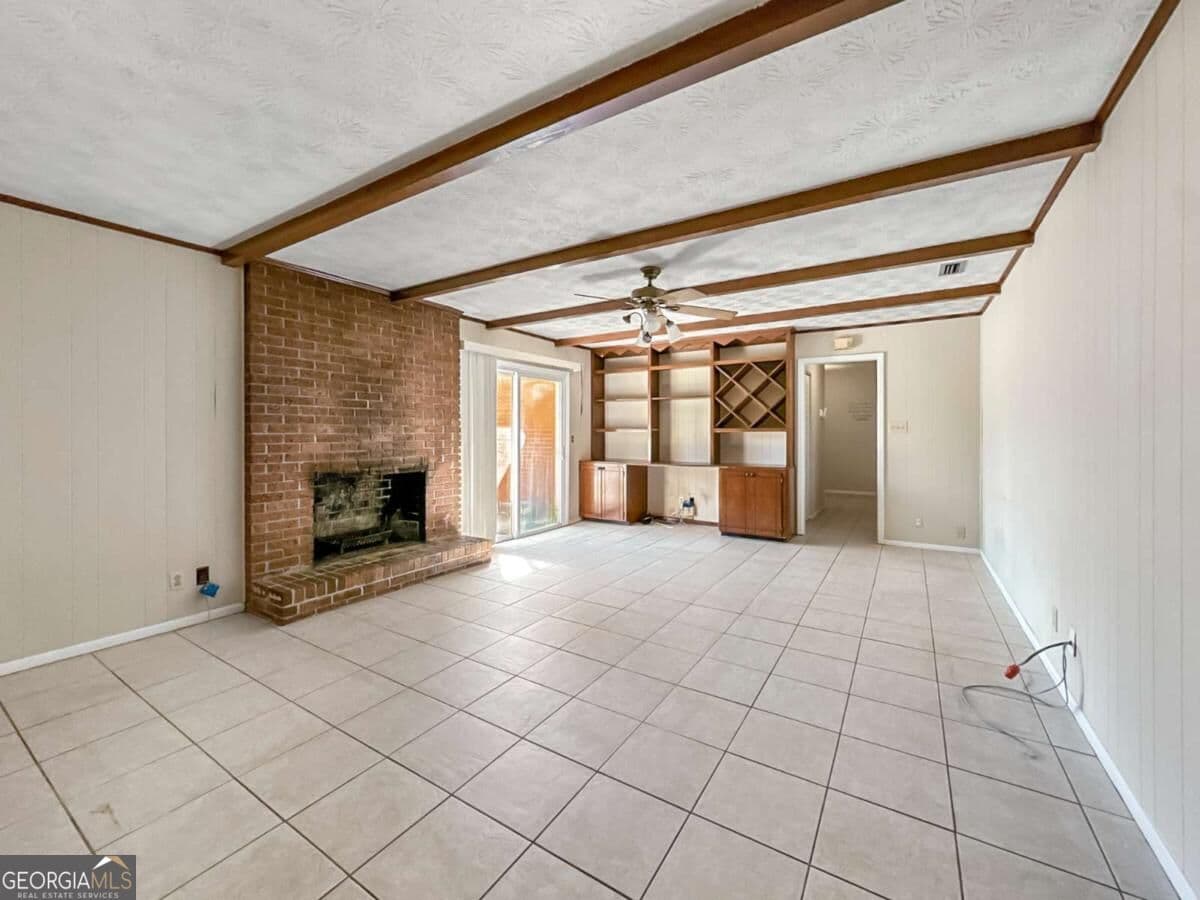3 bedroom, 2 bathroom single family residence for sale at 5011 Peachtree Street, Valdosta, GA 31605 — photo 8