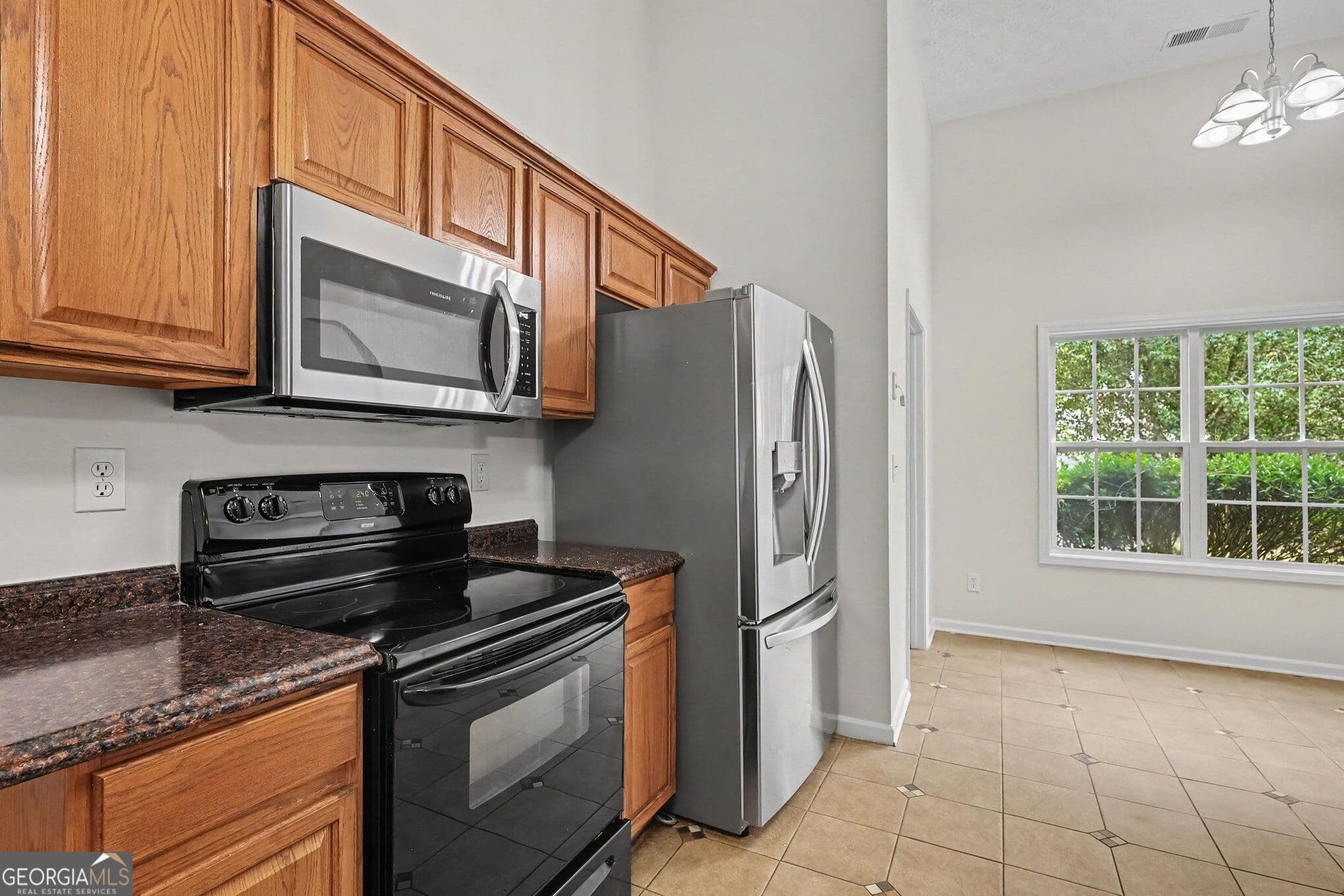 3 bedroom, 2 bathroom, 1,803 sq ft single family residence for sale at 2105 Raegan Court, Monroe, GA 30655 — photo 9