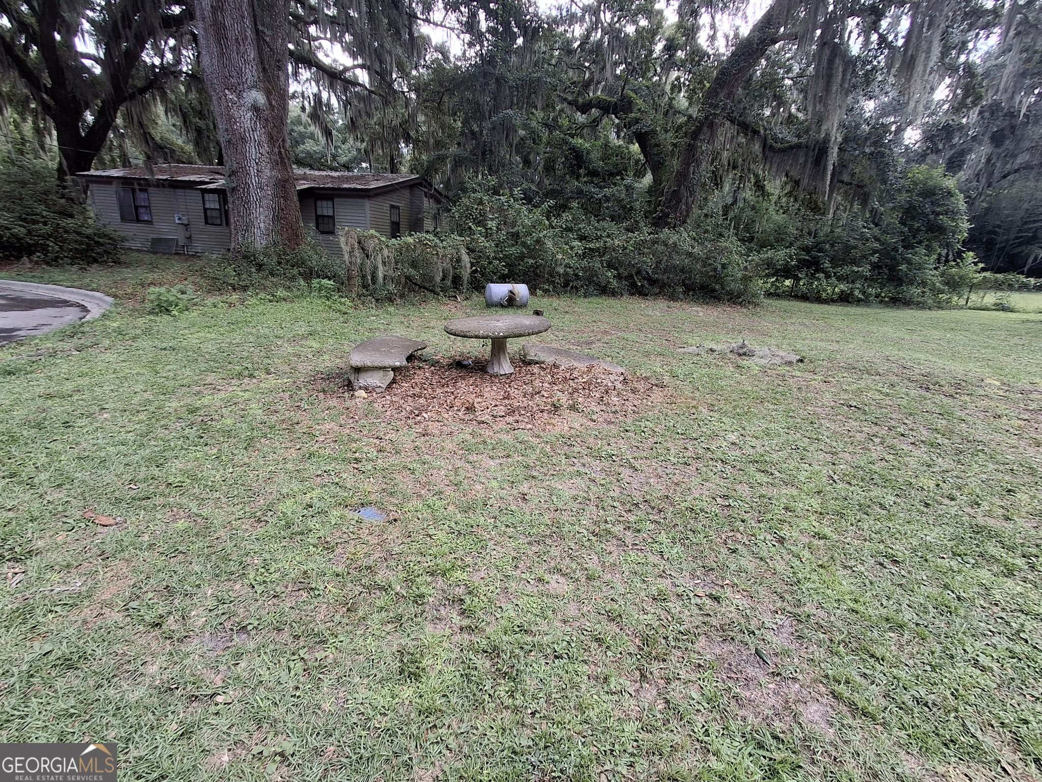 3 bedroom, 1 bathroom, 1,304 sq ft single family residence under contract at 2410 Spivey Avenue, Garden City, GA 31408 — photo 6