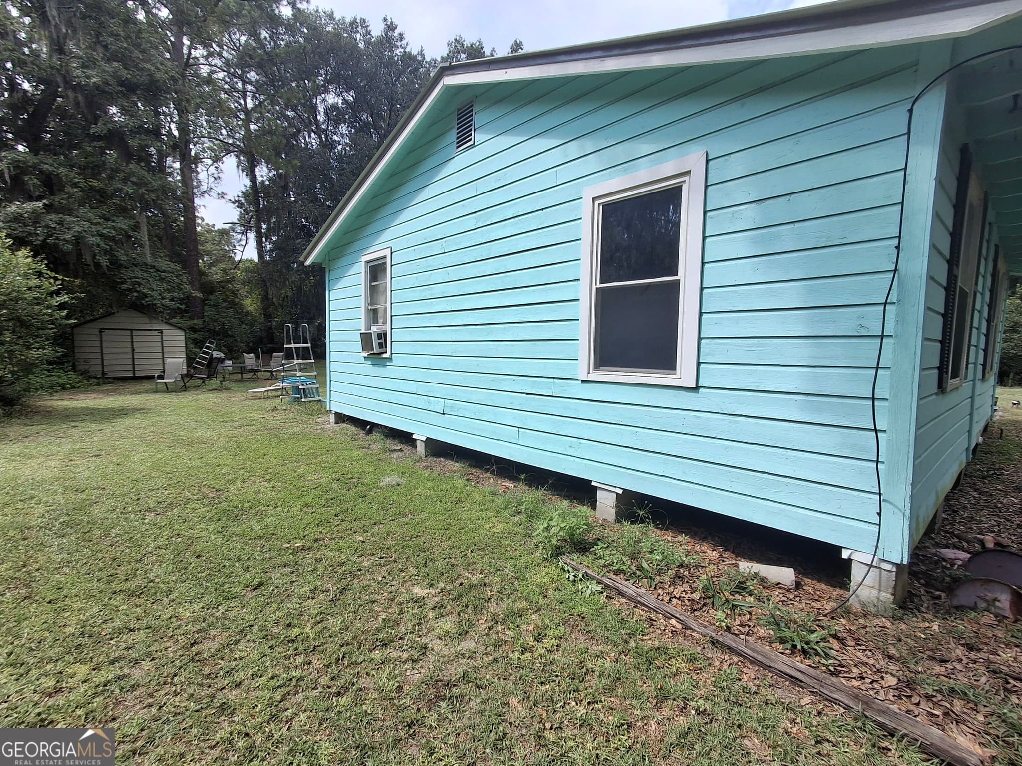 3 bedroom, 1 bathroom, 1,304 sq ft single family residence under contract at 2410 Spivey Avenue, Garden City, GA 31408 — photo 3