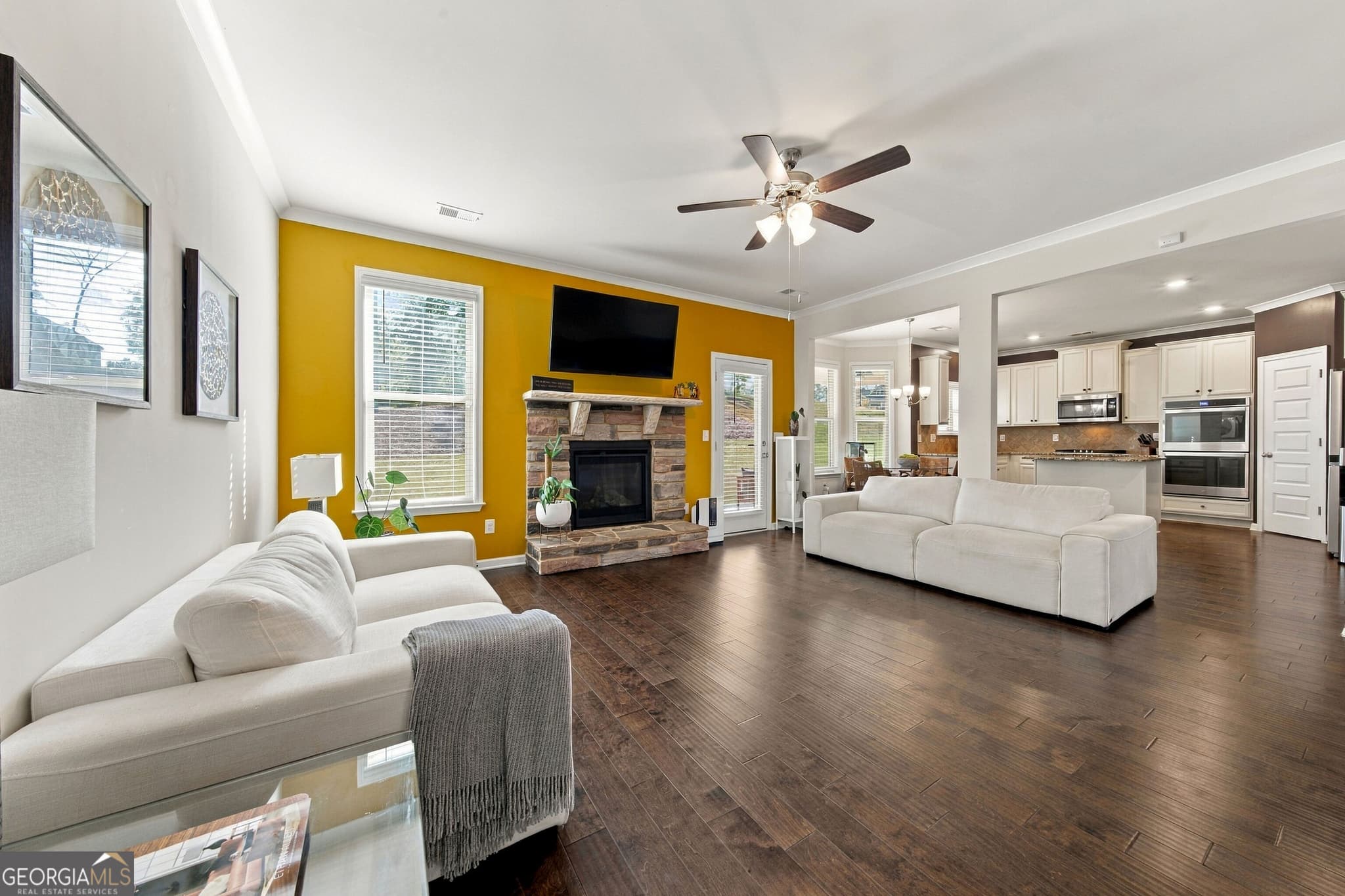 4 bedroom, 3.5 bathroom, 2,996 sq ft single family residence for sale at 330 Darien Drive, Senoia, GA 30276 — photo 4