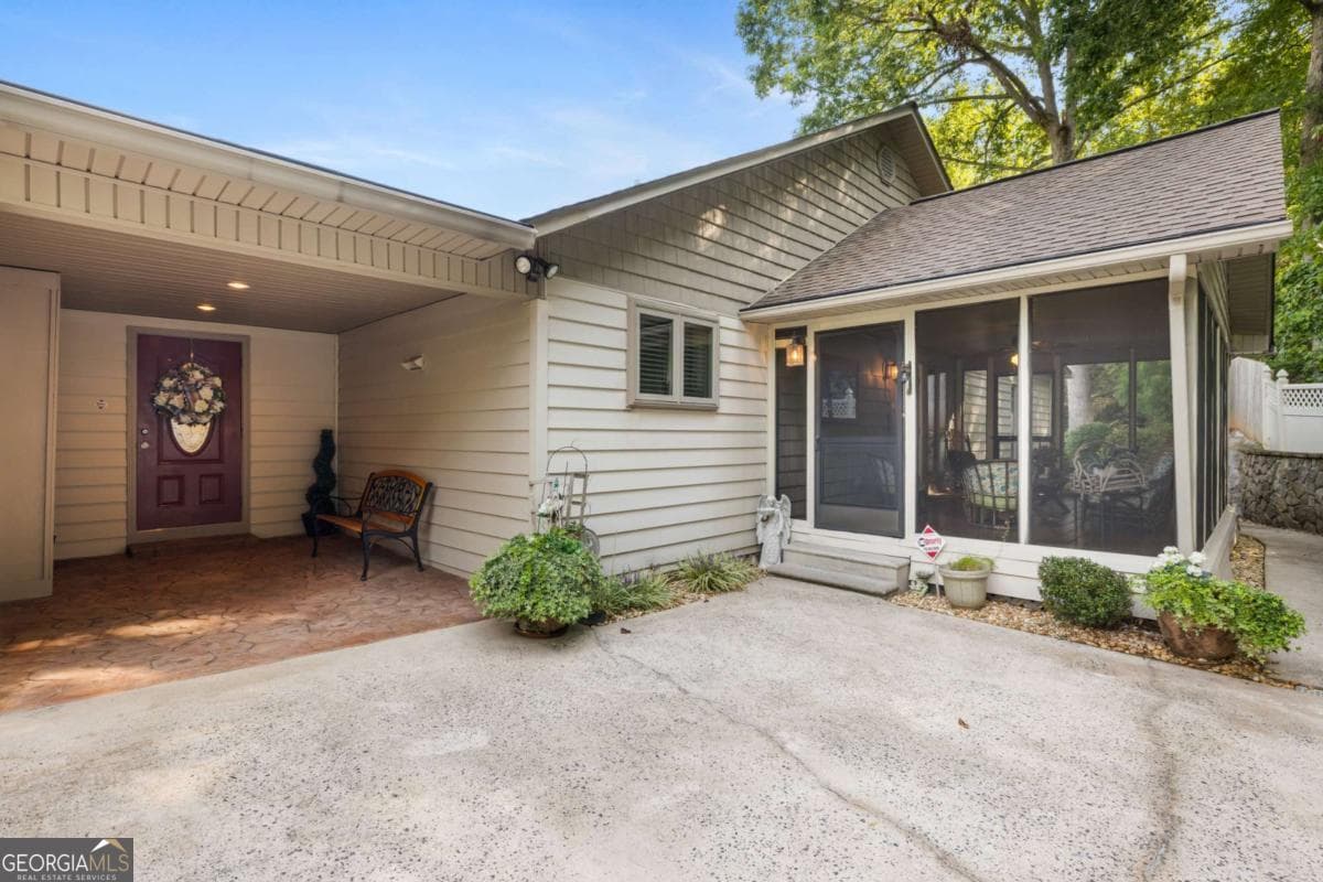2 bedroom, 3 bathroom, 2,660 sq ft single family residence for sale at 1396 Deerfield Road, Young Harris, GA 30582 — photo 7