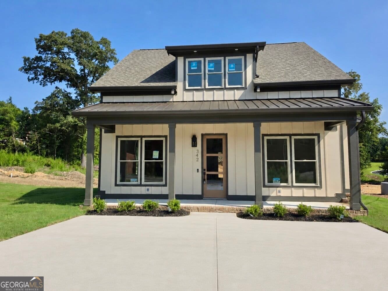 2 bedroom, 2 bathroom, 1,245 sq ft single family residence for sale at 342 Thomas Road, Fort Oglethorpe, GA 30742