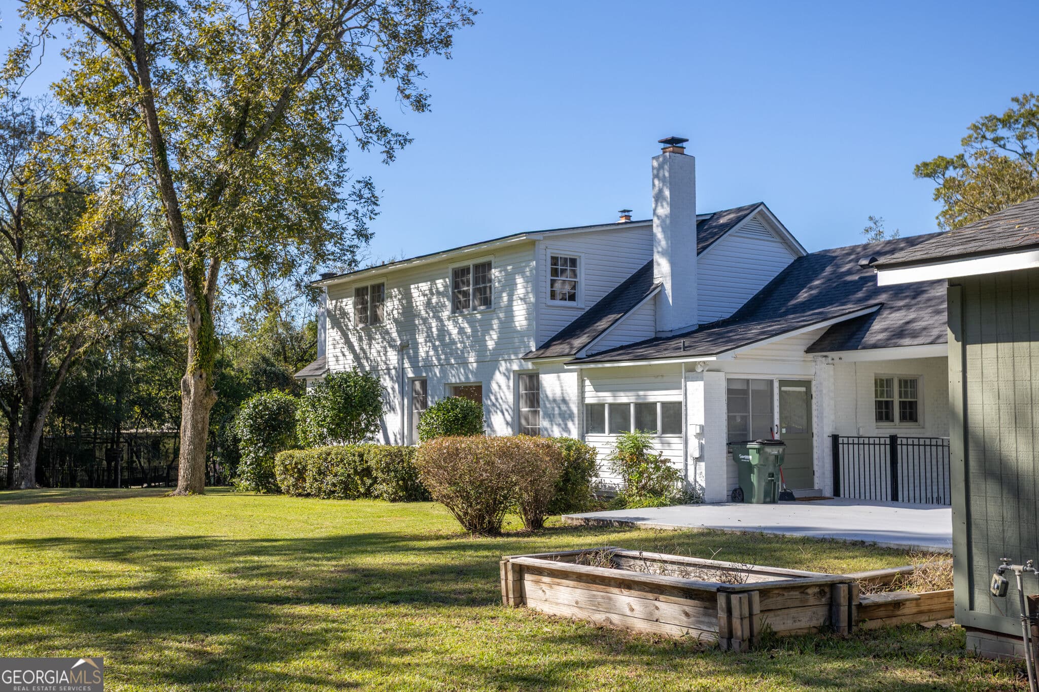 4 bedroom, 3 bathroom, 3,053 sq ft single family residence for sale at 806 N Main Street, Sylvania, GA 30467 — photo 4
