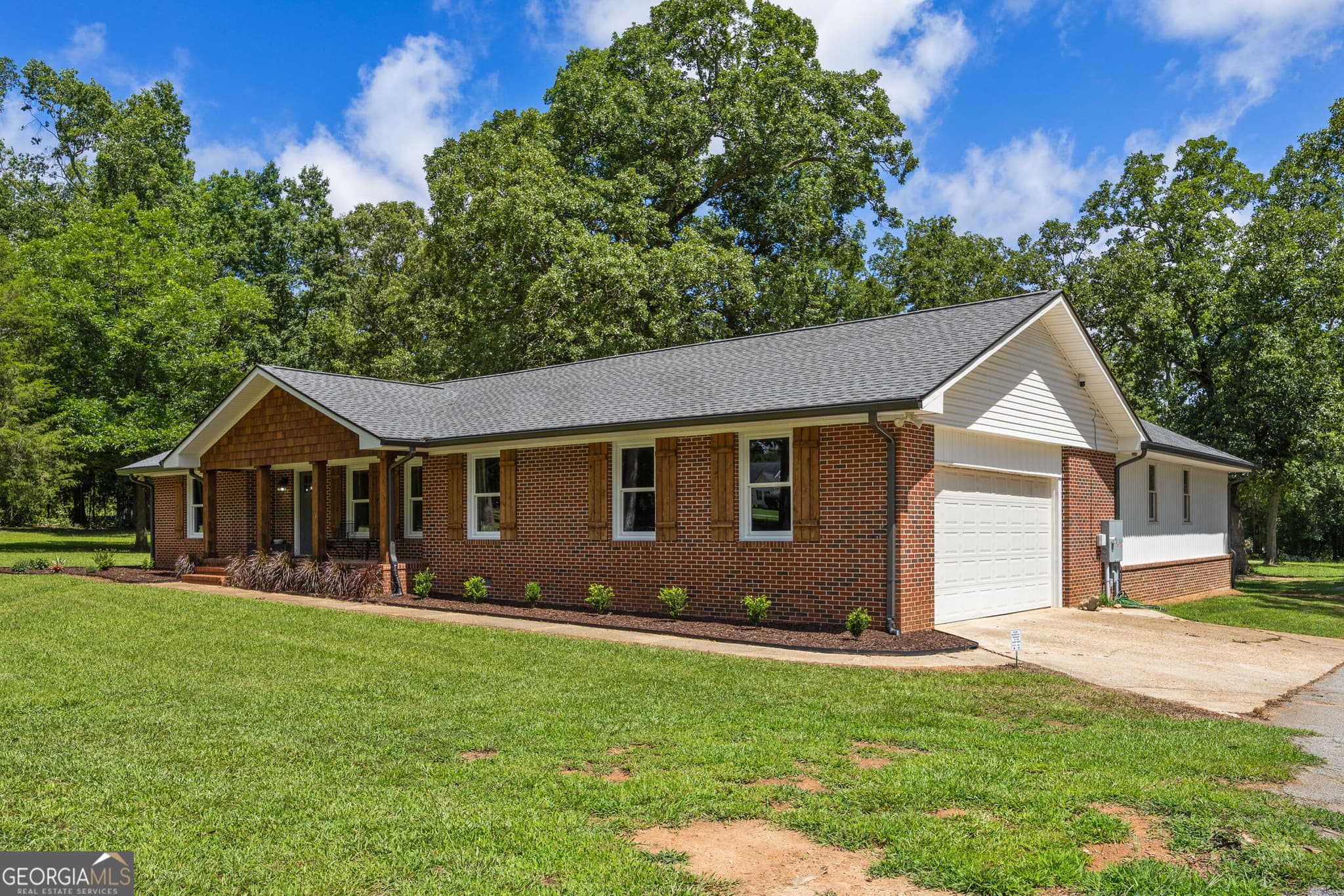 4 bedroom, 3 bathroom, 3,047 sq ft single family residence for sale at 104 E Oak Street, Luthersville, GA 30251 — photo 2