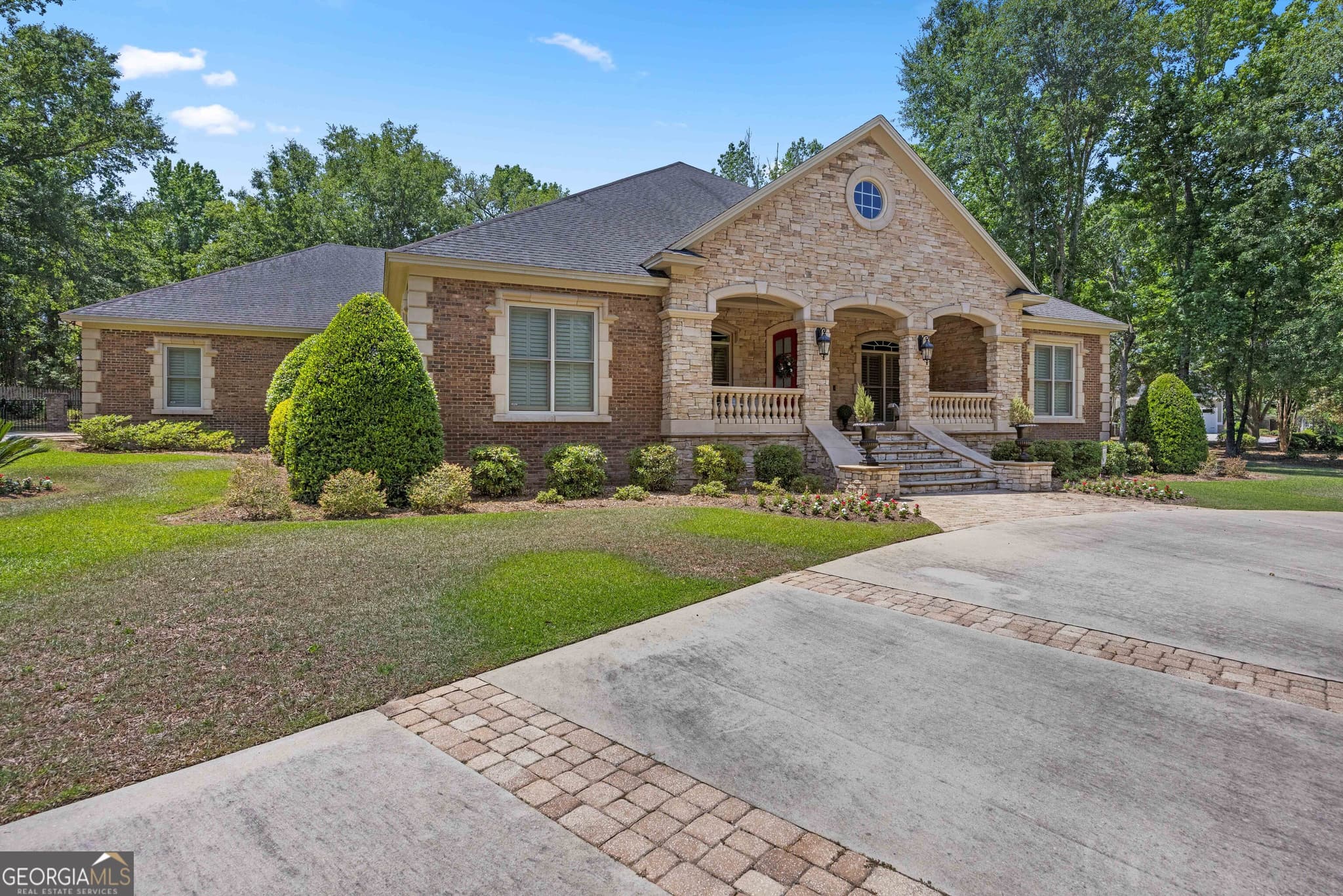 4 bedroom, 2.5 bathroom, 3,349 sq ft single family residence for sale at 4223 Spring Branch Circle, Valdosta, GA 31601 — photo 6