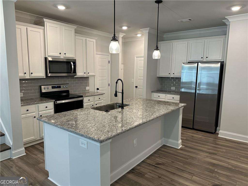 3 bedroom, 2.5 bathroom, 2,033 sq ft townhouse for rent at 4553 Cypress Park Drive, Gainesville, GA 30504 for $1,950 a month — photo 1 of 1