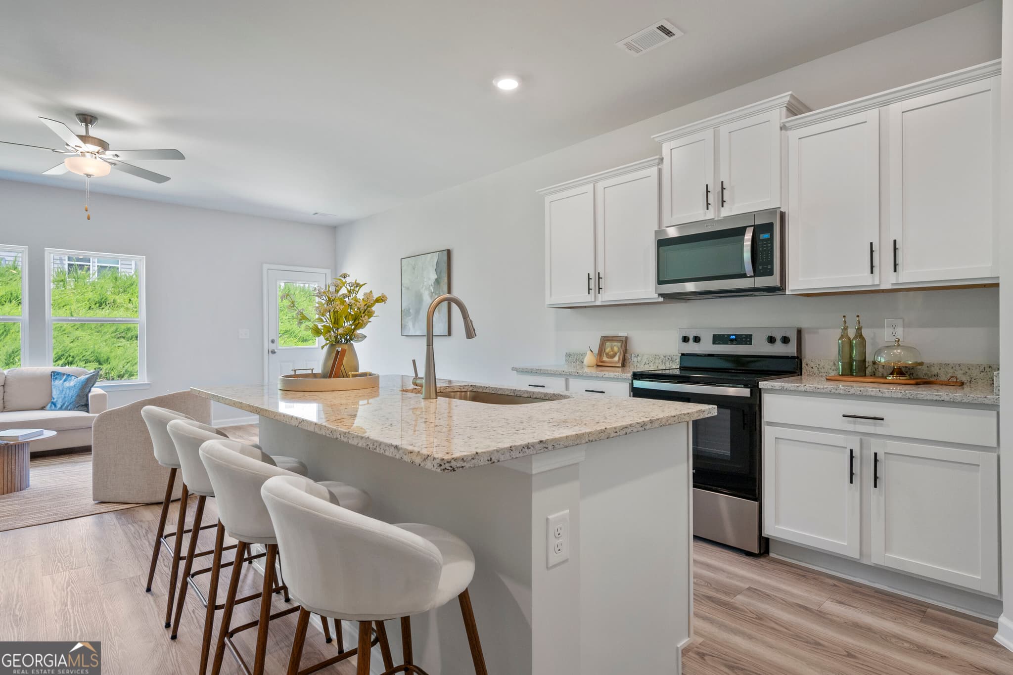 3 bedroom, 2.5 bathroom, 1,740 sq ft townhouse for sale at 4094 Oakwood Terrace Court, Oakwood, GA 30566 — photo 9