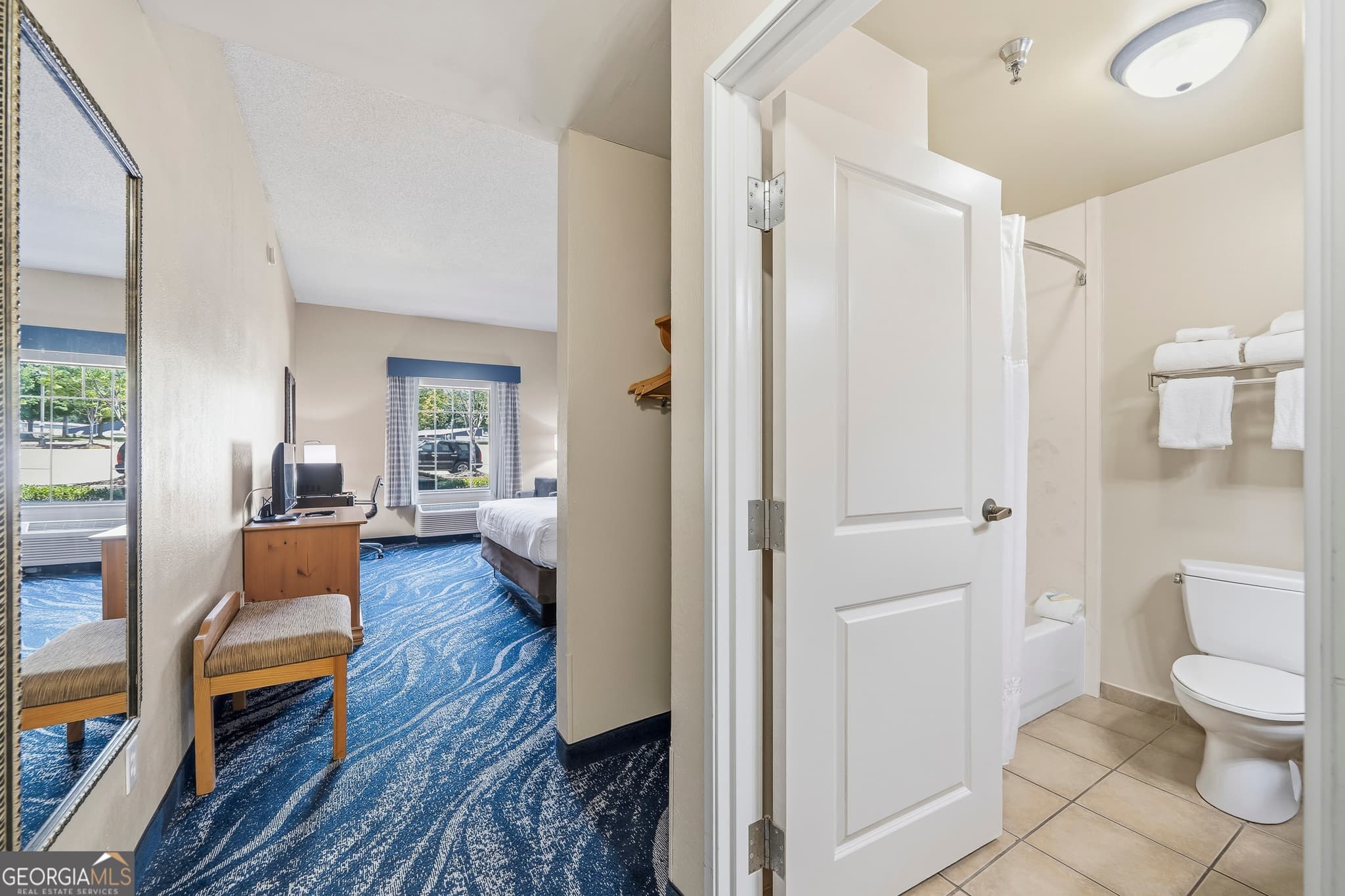 1 bedroom, 1 bathroom condominium for sale at 930 UNIT 106 Lake Oconee Parkway, Eatonton, GA 31024 — photo 3