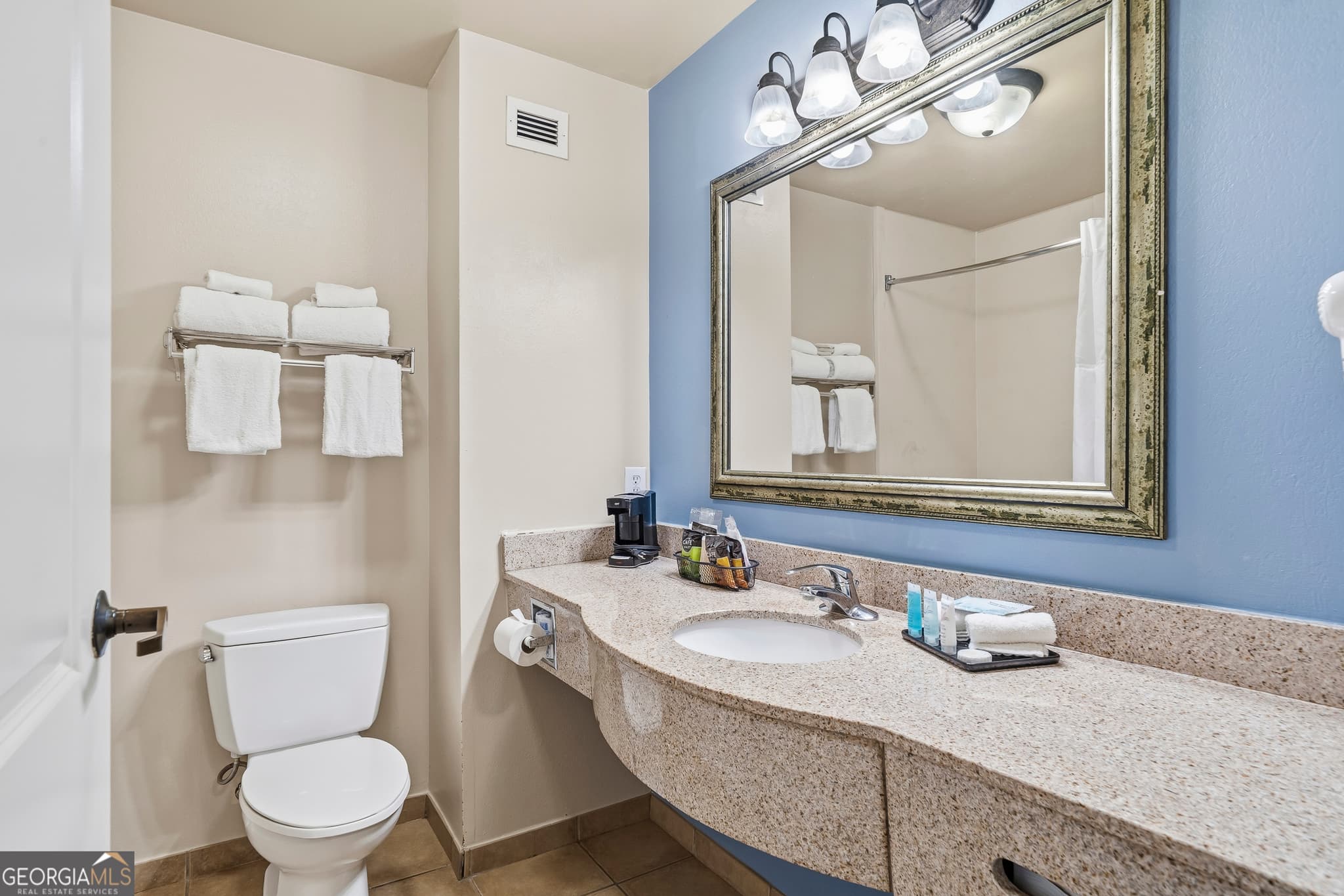 1 bedroom, 1 bathroom condominium for sale at 930 UNIT 106 Lake Oconee Parkway, Eatonton, GA 31024 — photo 5