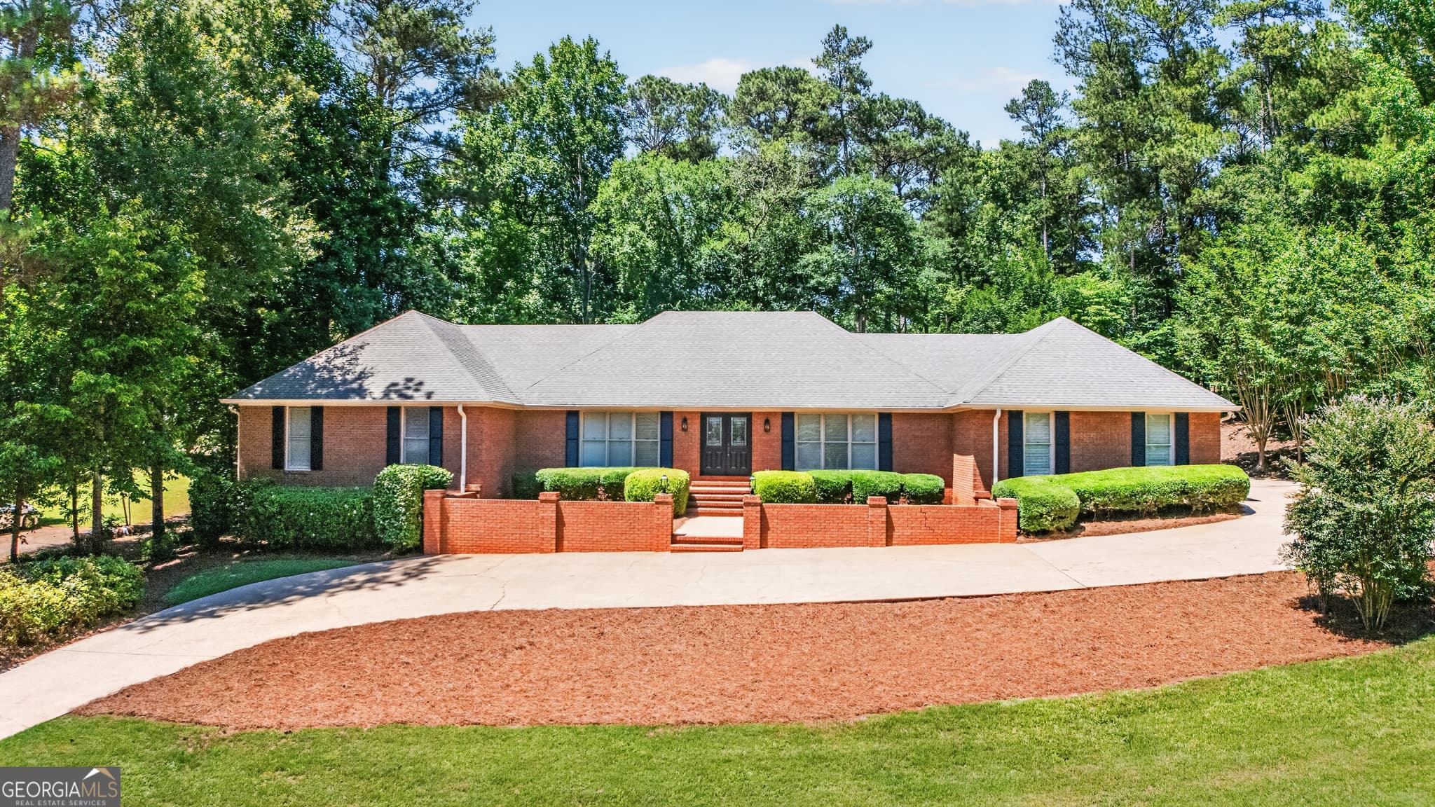 4 bedroom, 2.5 bathroom, 2,783 sq ft single family residence sold at 312 Ashford Circle, Lagrange, GA 30240