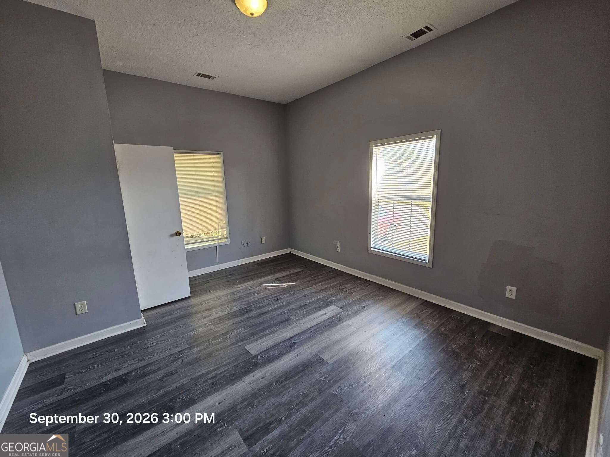 3 bedroom, 2 bathroom, 1,191 sq ft single family residence for sale at 684 Mitchell Street, Macon, GA 31217 — photo 3