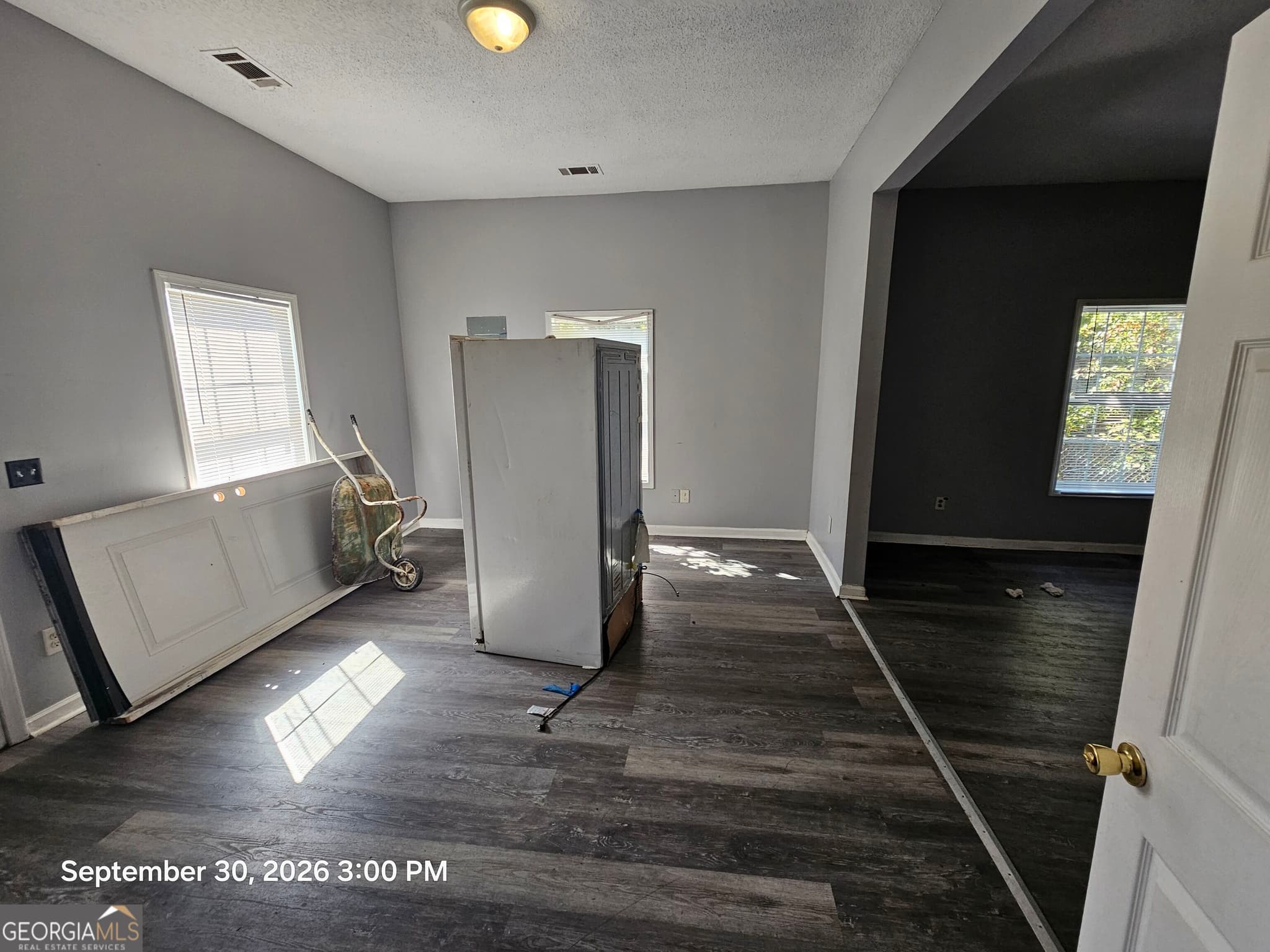 3 bedroom, 2 bathroom, 1,191 sq ft single family residence for sale at 684 Mitchell Street, Macon, GA 31217 — photo 4