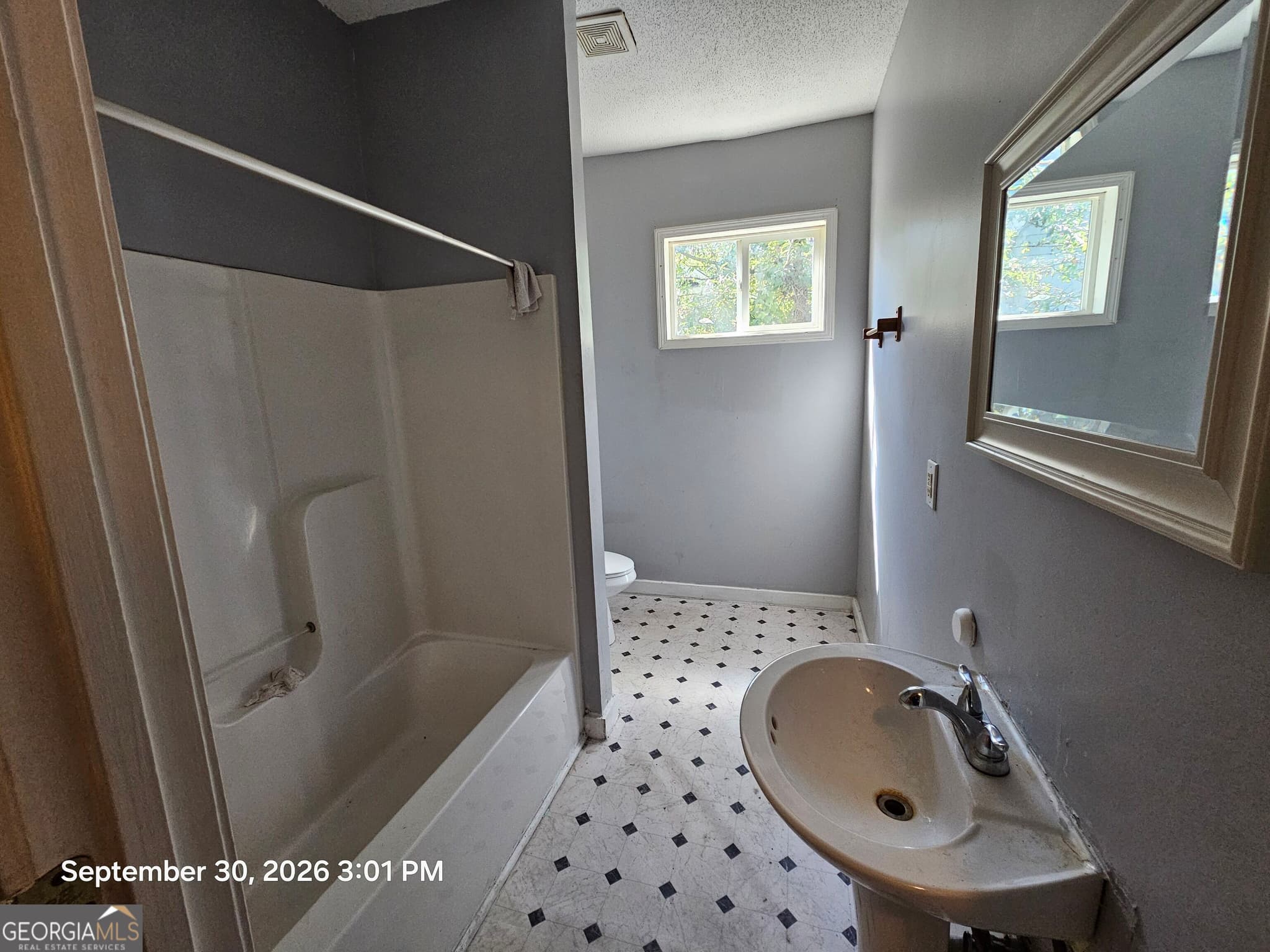 3 bedroom, 2 bathroom, 1,191 sq ft single family residence for sale at 684 Mitchell Street, Macon, GA 31217 — photo 8