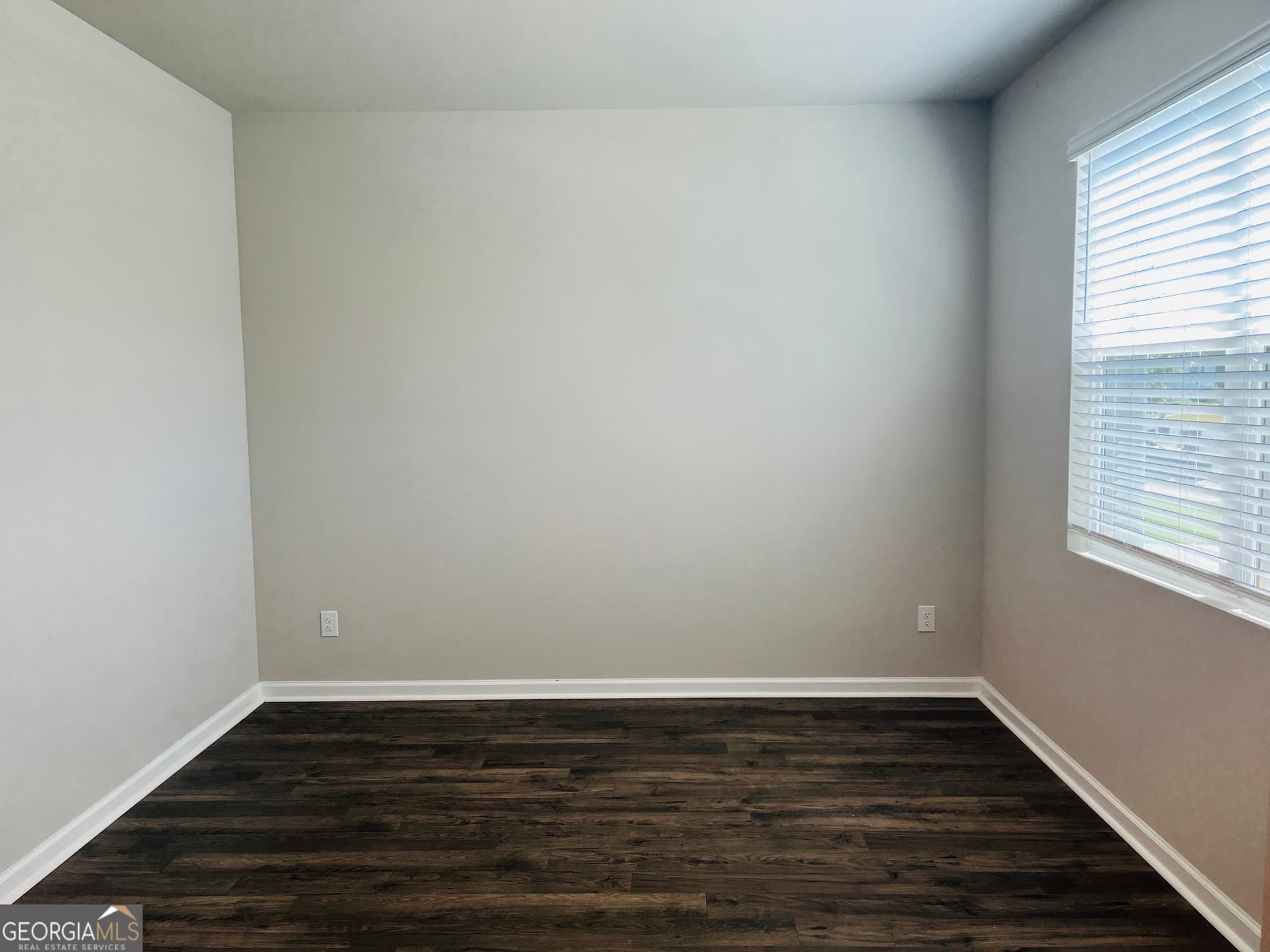 5 bedroom, 3 bathroom, 2,556 sq ft single family residence for rent at 138 Silver Birch Pass, Newnan, GA 30265 for $2,600 a month — photo 3