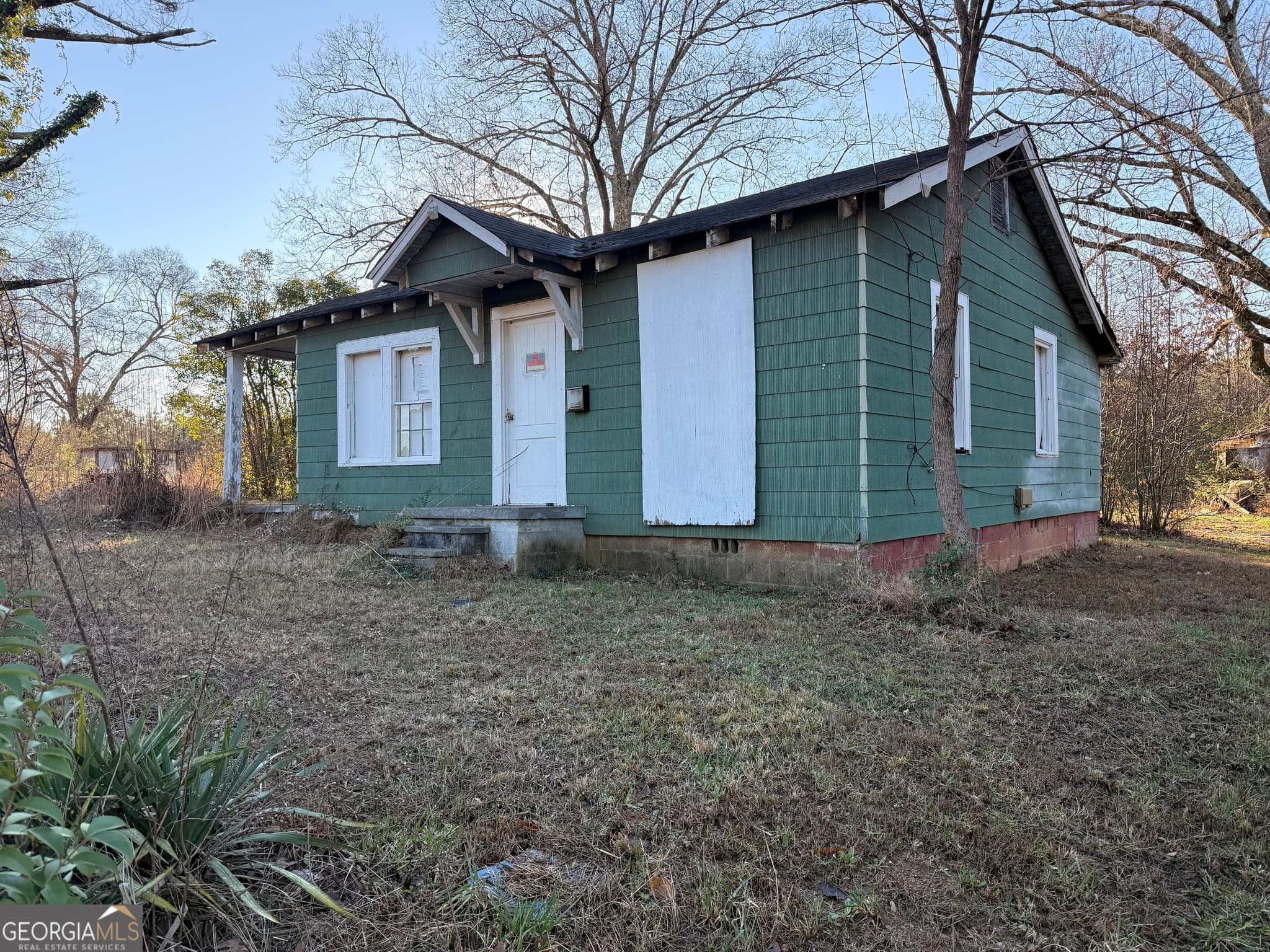 2 bedroom, 1 bathroom, 722 sq ft single family residence for sale at 4243 Alabama Highway, Rome, GA 30165