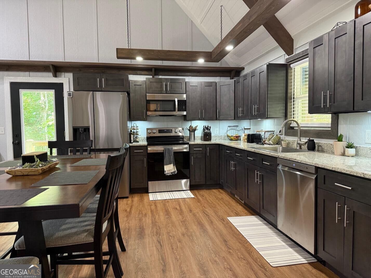 2 bedroom, 2 bathroom, 1,250 sq ft cabin,single family residence under contract at 115 Ray Drive, Young Harris, GA 30582 — photo 7