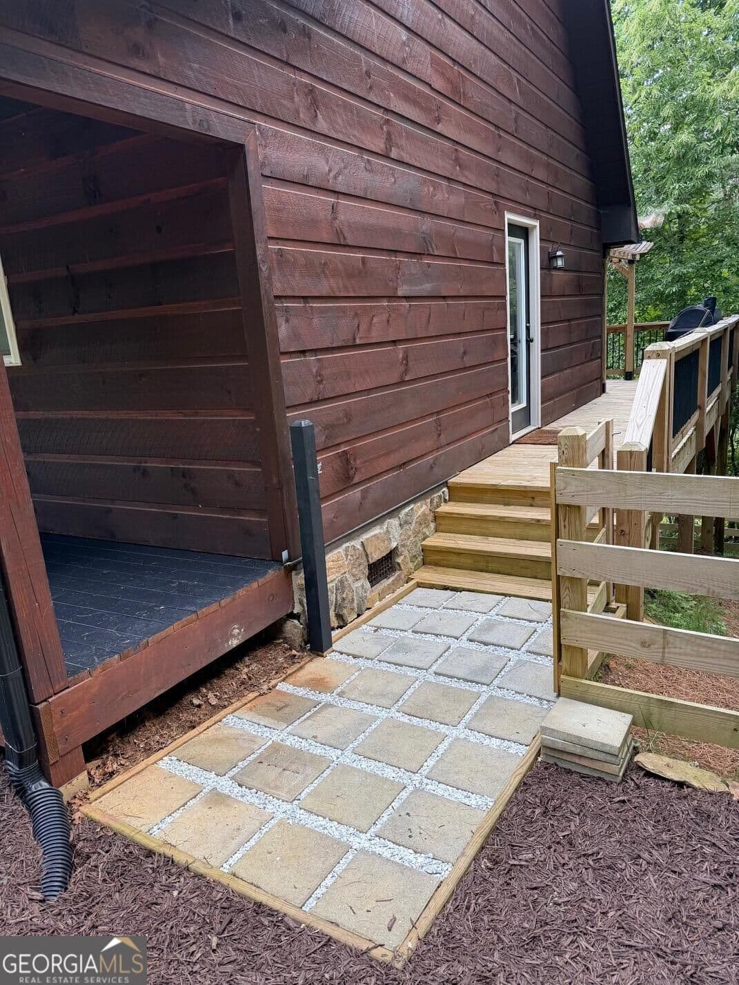 2 bedroom, 2 bathroom, 1,250 sq ft cabin,single family residence under contract at 115 Ray Drive, Young Harris, GA 30582 — photo 5