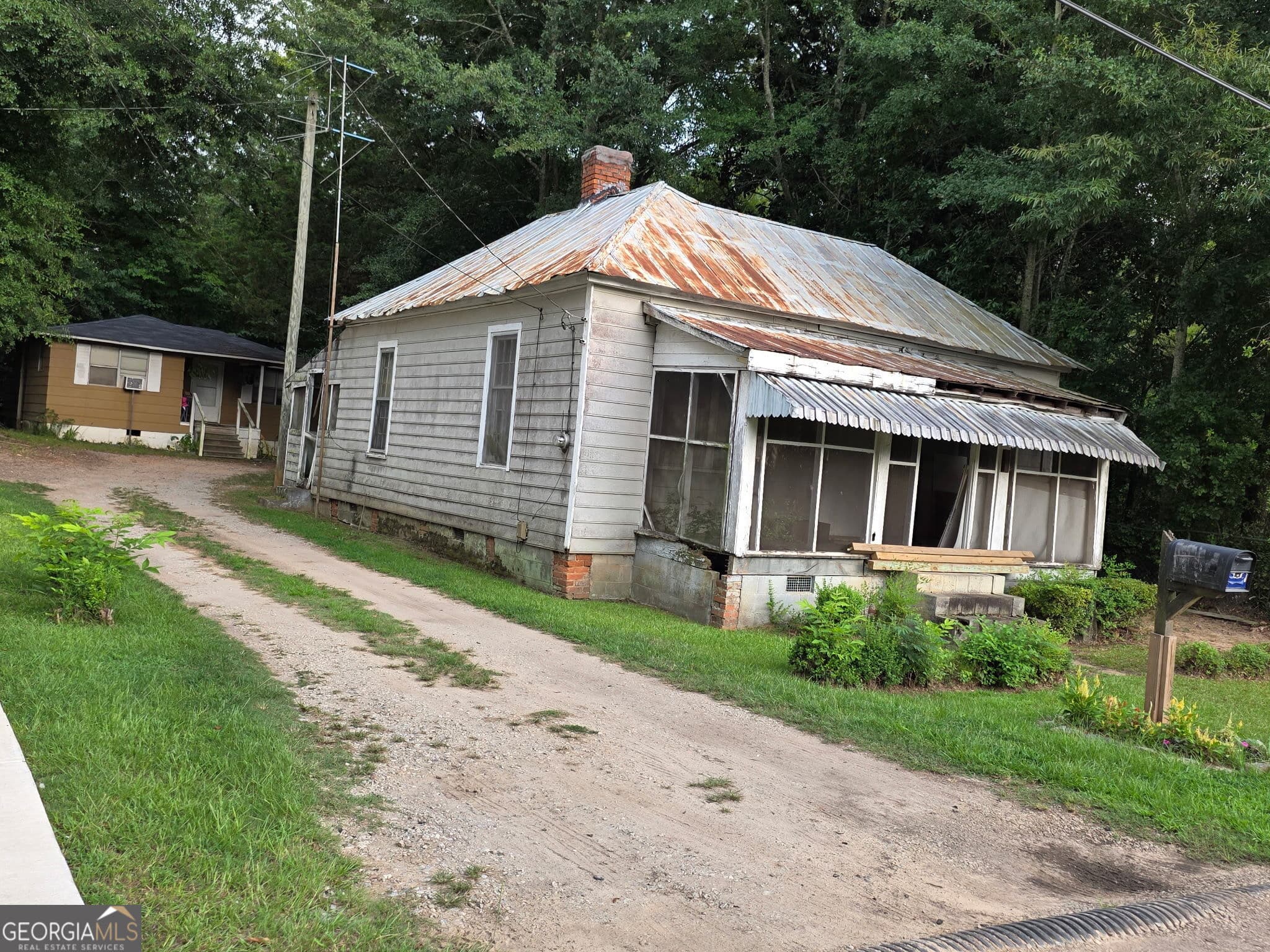 4 bedroom, 2 bathroom, 1,454 sq ft single family residence for sale at 109 Jackson Street, Barnesville, GA 30204 — photo 3