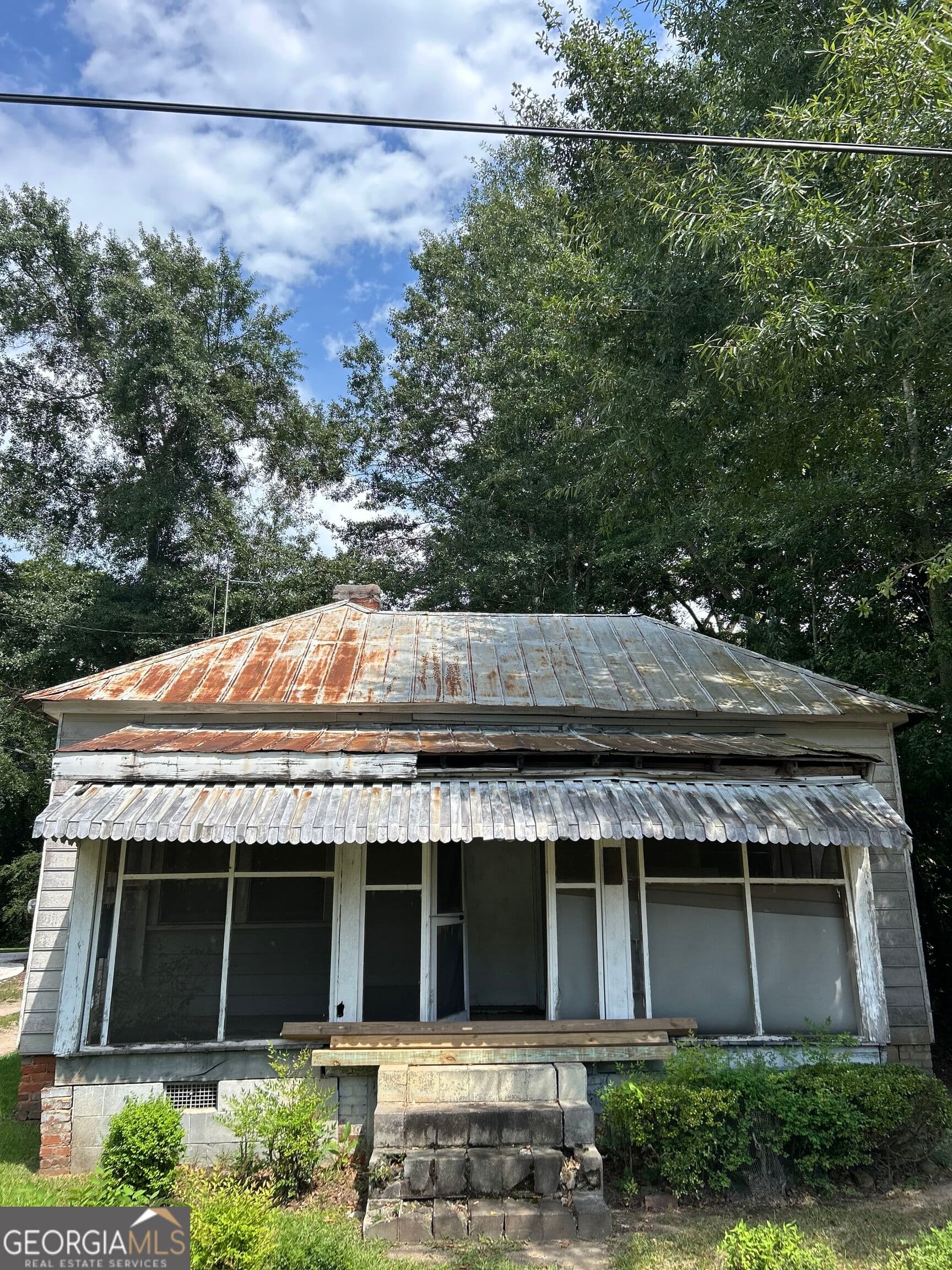 4 bedroom, 2 bathroom, 1,454 sq ft single family residence for sale at 109 Jackson Street, Barnesville, GA 30204
