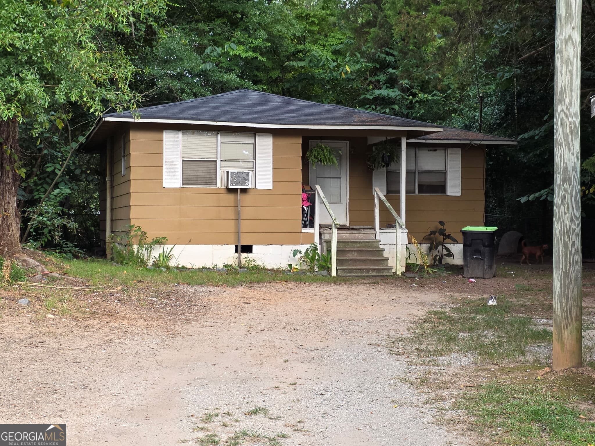 4 bedroom, 2 bathroom, 1,454 sq ft single family residence for sale at 109 Jackson Street, Barnesville, GA 30204 — photo 4