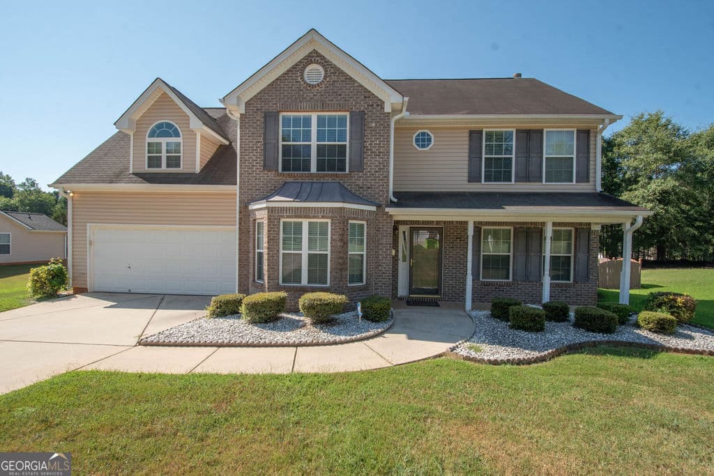 4 bedroom, 2.5 bathroom, 2,663 sq ft single family residence for sale at 136 Peachtree Glenn Drive, Ellenwood, GA 30294 — photo 3