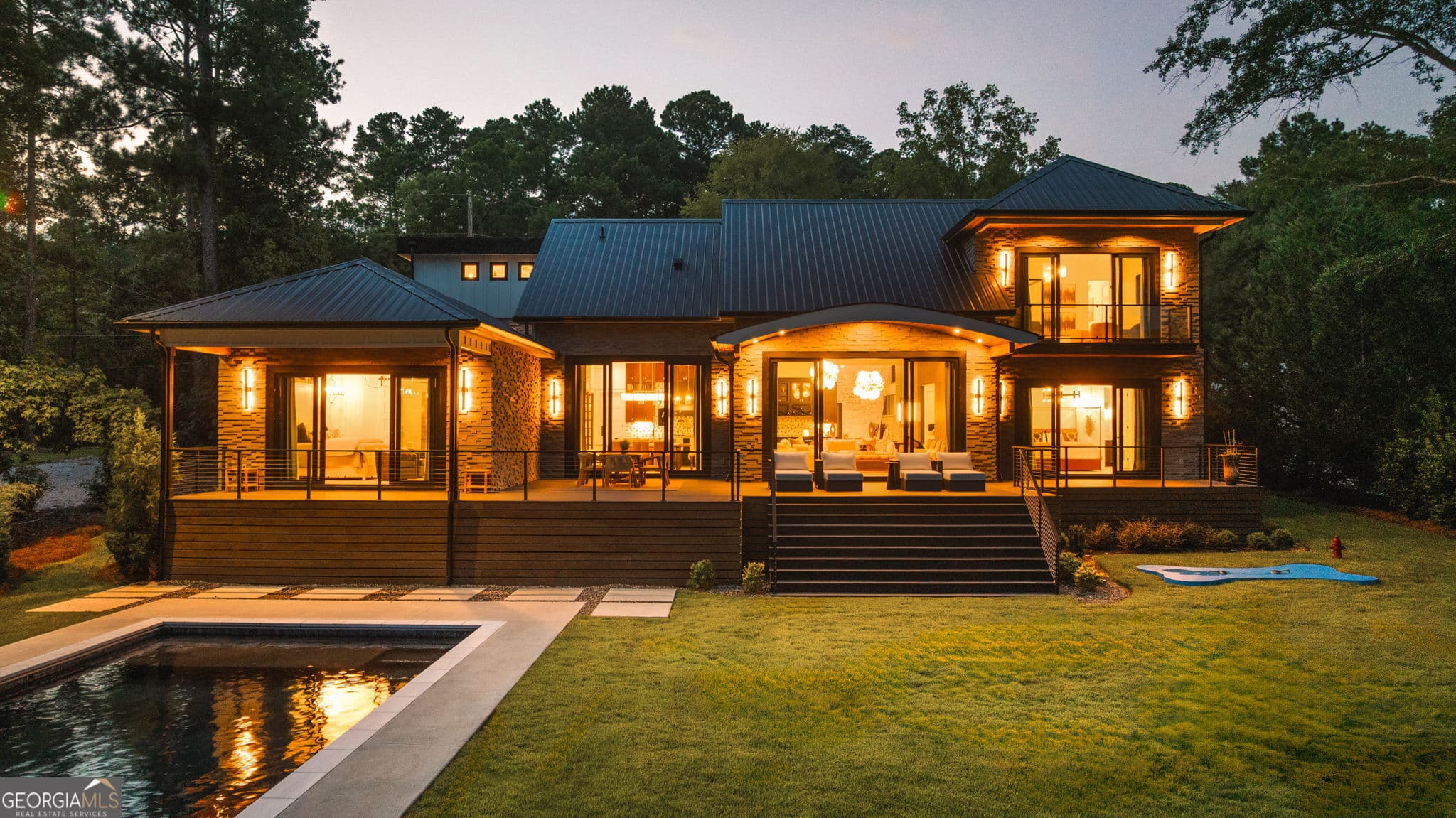 5 bedroom, 5.5 bathroom, 6,176 sq ft single family residence for sale at 298 W River Bend Drive, Eatonton, GA 31024 — photo 2