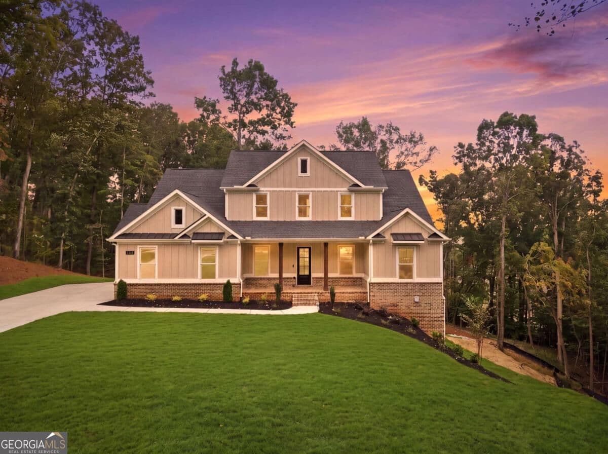 4 bedroom, 3.5 bathroom, 3,029 sq ft single family residence for sale at 6793 Winding Canyon Road, Flowery Branch, GA 30542 — photo 2