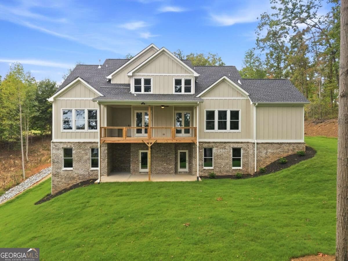 4 bedroom, 3.5 bathroom, 3,029 sq ft single family residence for sale at 6793 Winding Canyon Road, Flowery Branch, GA 30542 — photo 5