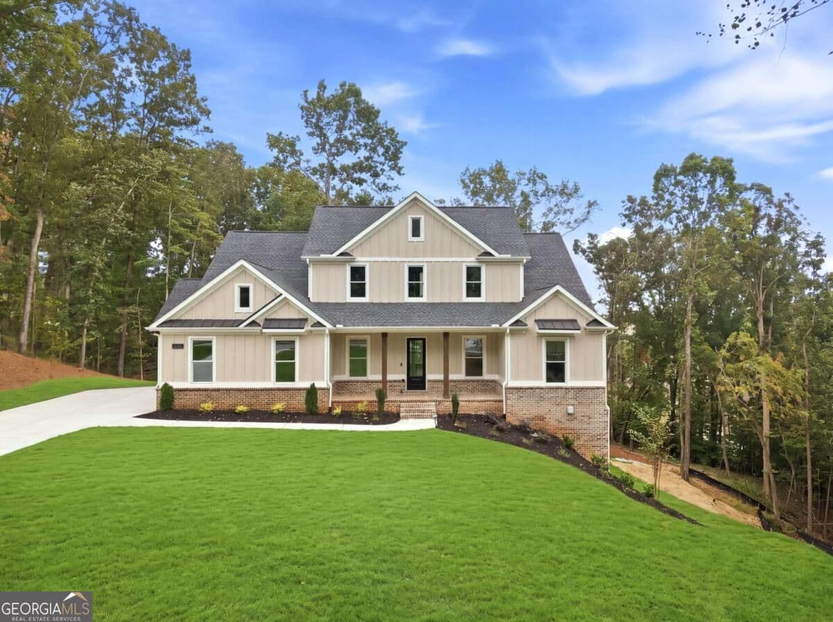 4 bedroom, 3.5 bathroom, 3,029 sq ft single family residence for sale at 6793 Winding Canyon Road, Flowery Branch, GA 30542 — photo 10