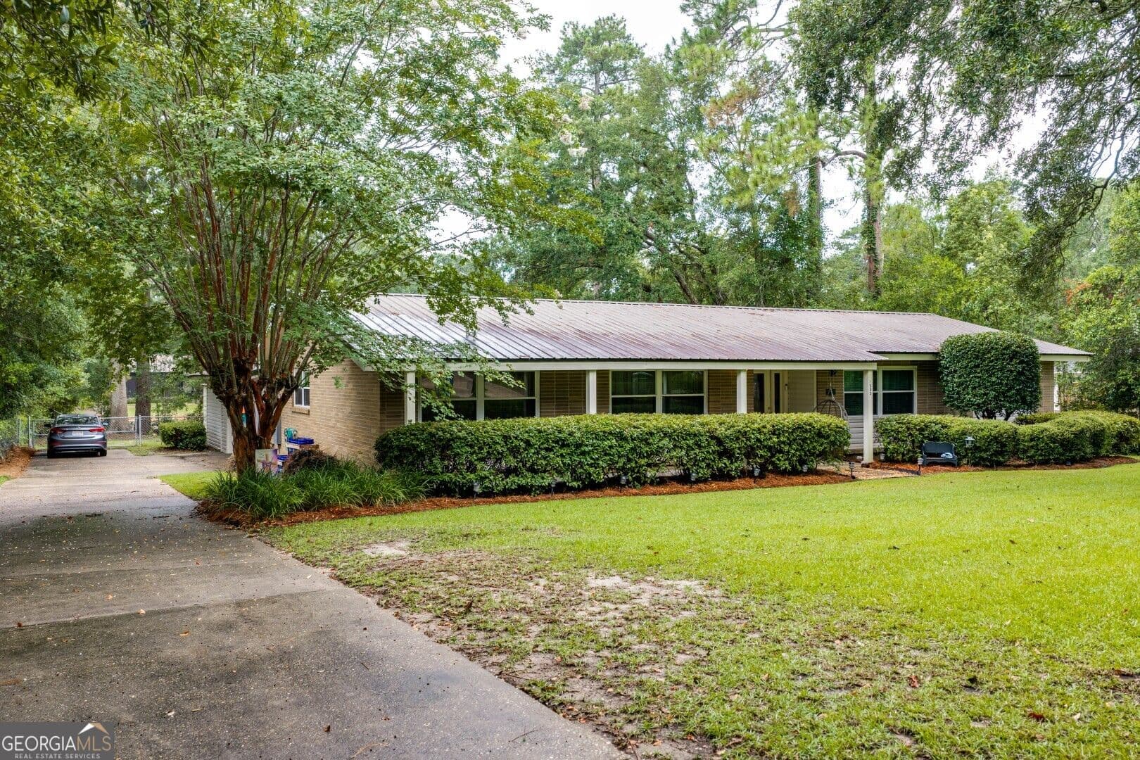 3 bedroom, 2 bathroom, 1,946 sq ft single family residence for sale at 1503 Houston Street, Dothan, AL 36303 — photo 1 of 34