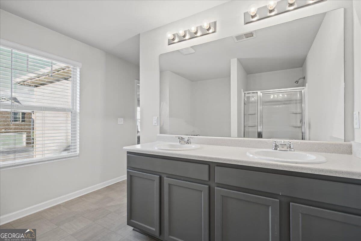 4 bedroom, 2.5 bathroom, 2,274 sq ft single family residence for sale at 613 Sturbridge Court, Mcdonough, GA 30253 — photo 6