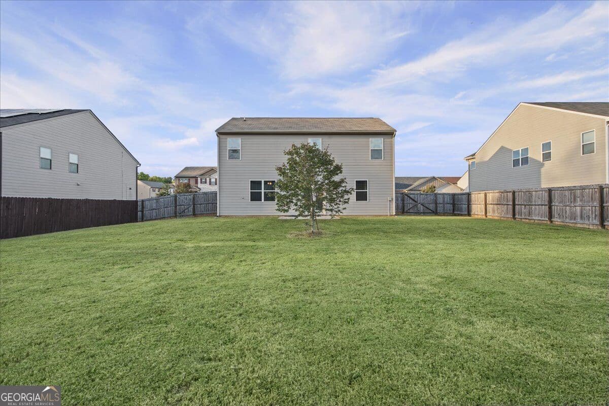 4 bedroom, 2.5 bathroom, 2,274 sq ft single family residence for sale at 613 Sturbridge Court, Mcdonough, GA 30253 — photo 8