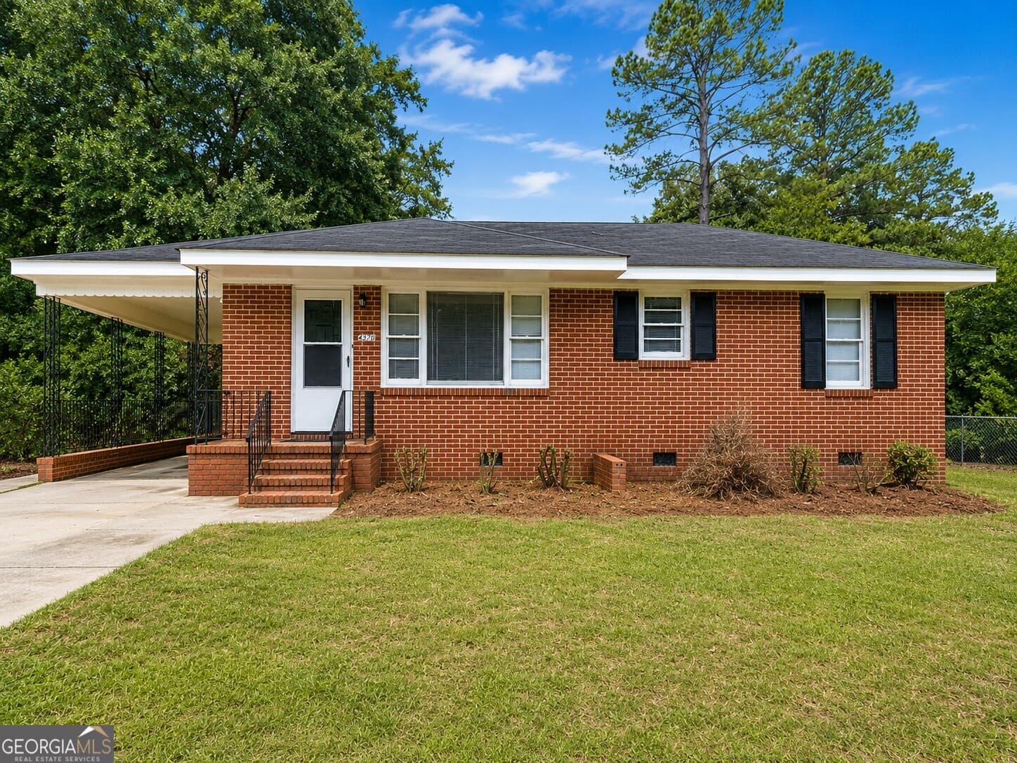 3 bedroom, 1 bathroom, 992 sq ft single family residence sold at 4370 Summerhill Drive, Macon, GA 31204