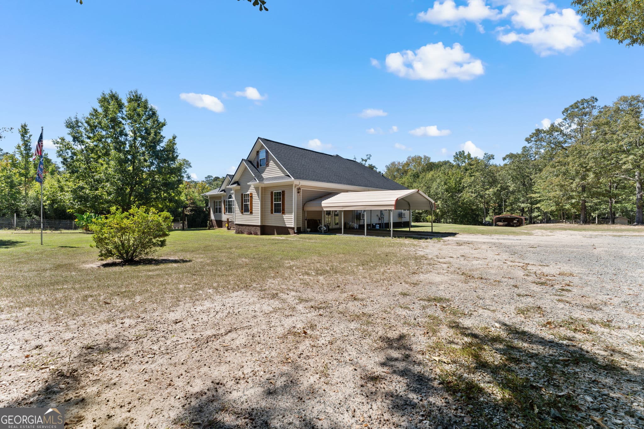 3 bedroom, 2.5 bathroom, 2,962 sq ft single family residence for sale at 132 Kent Road, Macon, GA 31211 — photo 3