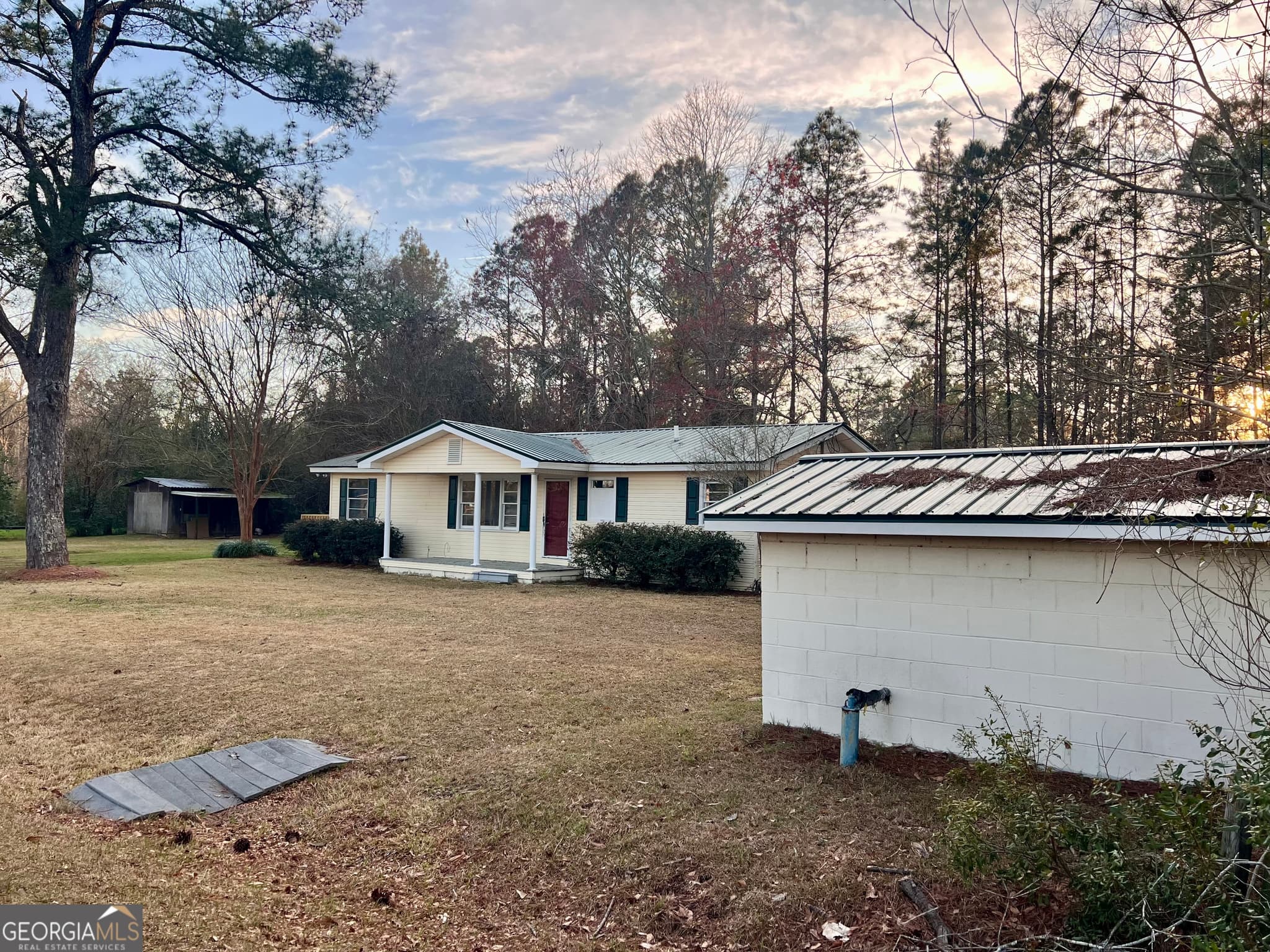 3 bedroom, 2 bathroom, 1,420 sq ft single family residence for sale at 150 Wp Lowery Road, Eastman, GA 31023 — photo 2