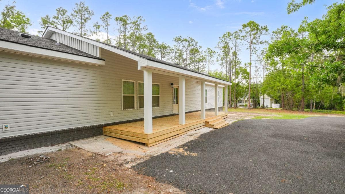 4 bedroom, 2 bathroom, 2,336 sq ft single family residence for sale at 2021 Sparrow Lane, Blackshear, GA 31516 — photo 7