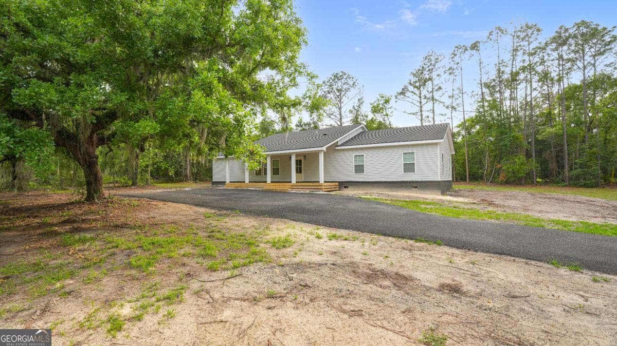 4 bedroom, 2 bathroom, 2,336 sq ft single family residence for sale at 2021 Sparrow Lane, Blackshear, GA 31516 — photo 3